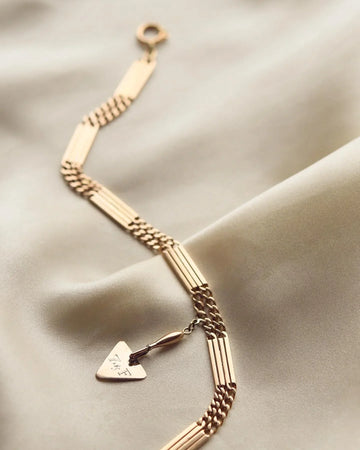 Edwardian fancy link bracelet in 14K gold from the 1910s