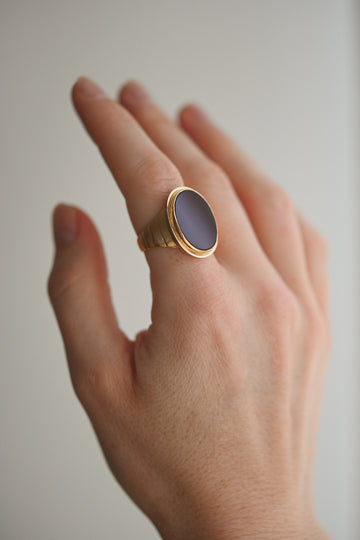 Antique Edwardian signet ring with red agate in 18K gold, Sweden, 1908