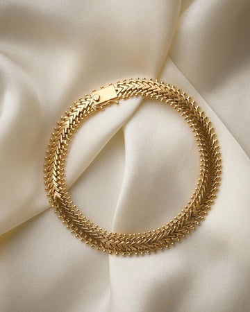 High carat mid century link bracelet in 19K gold from the 1950s