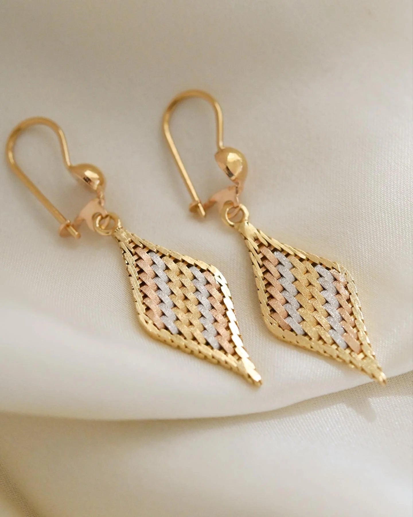 Sexy Dangling Earrings 18K Tri Color Gold 1970