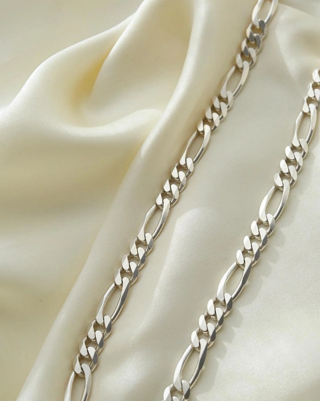 Amazing Vintage Jumbo Figaro Link Chain