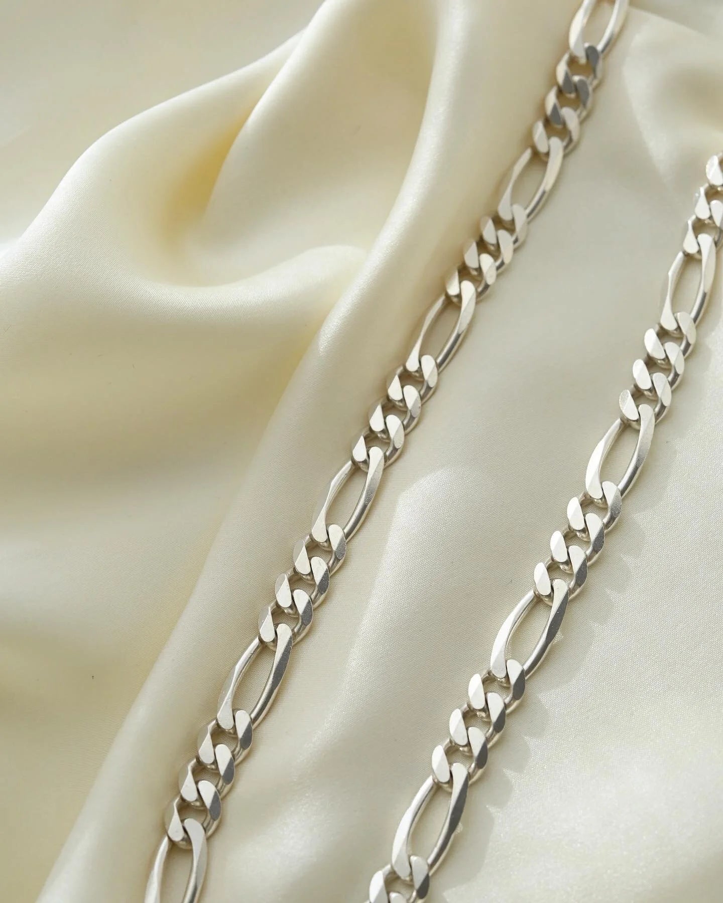 Amazing Vintage Jumbo Figaro Link Chain