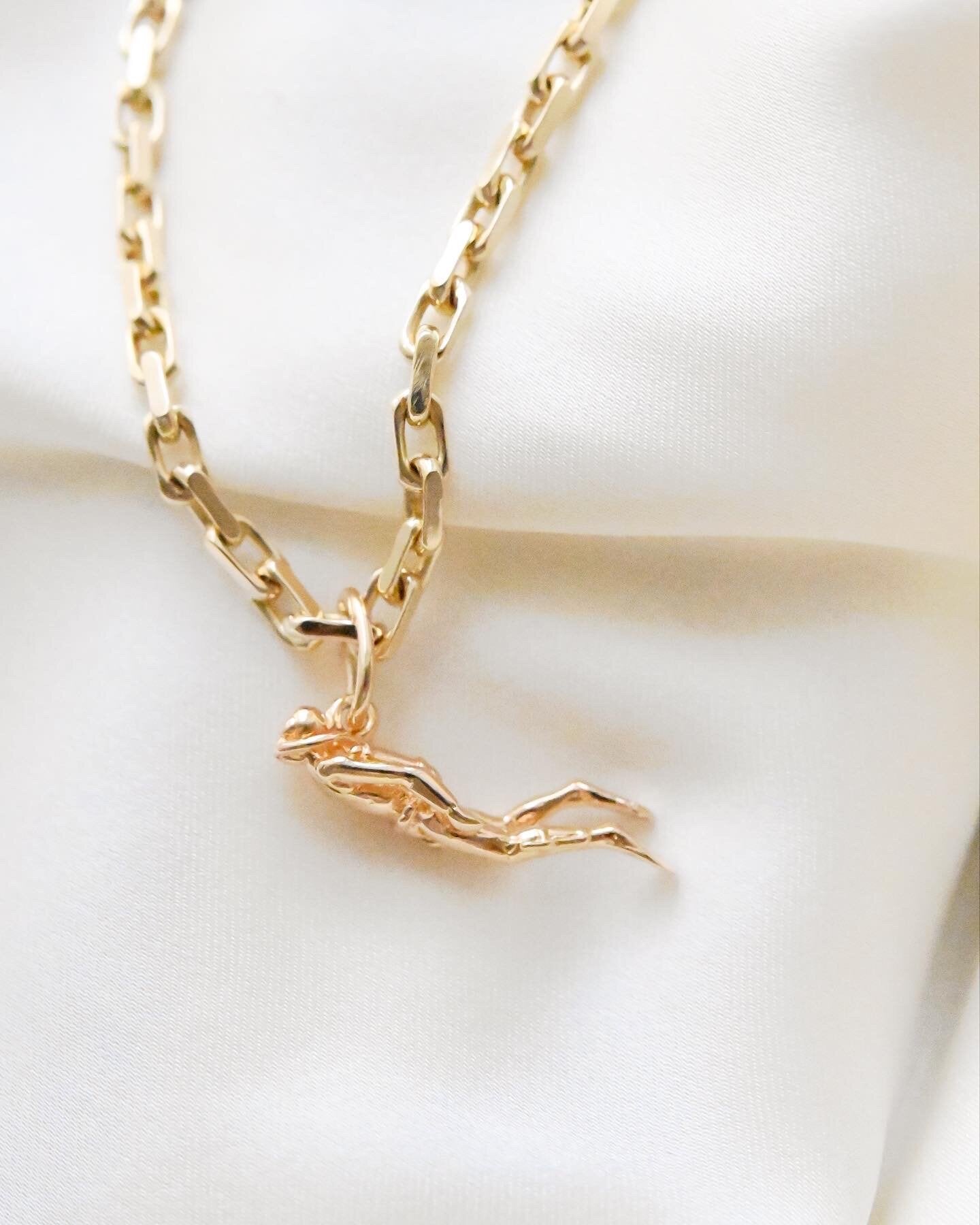 Absolutely Glowing Vintage Divers Charm 18K Gold