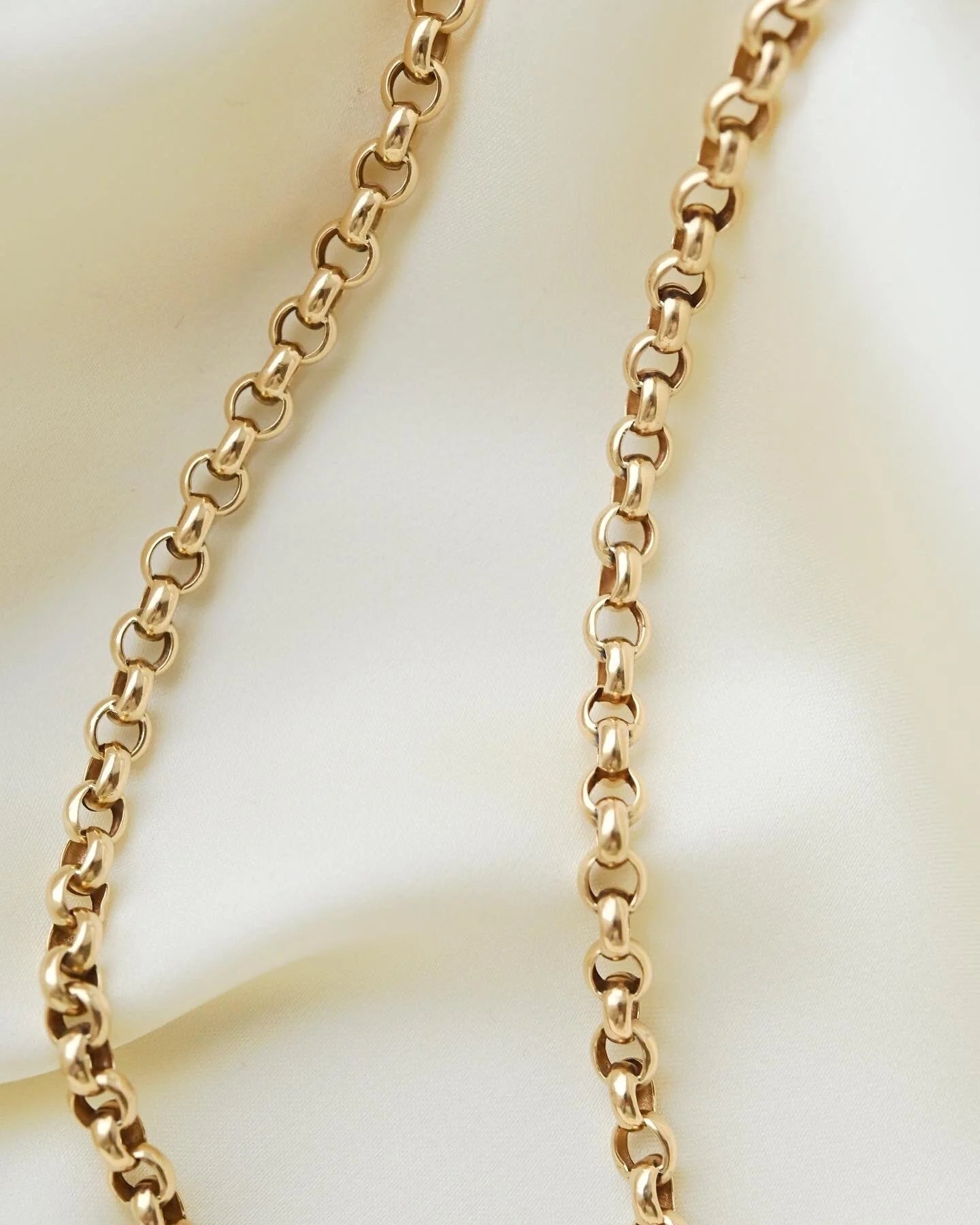Antique 19 Inches Rolo Link Chain 18K Gold 1800s