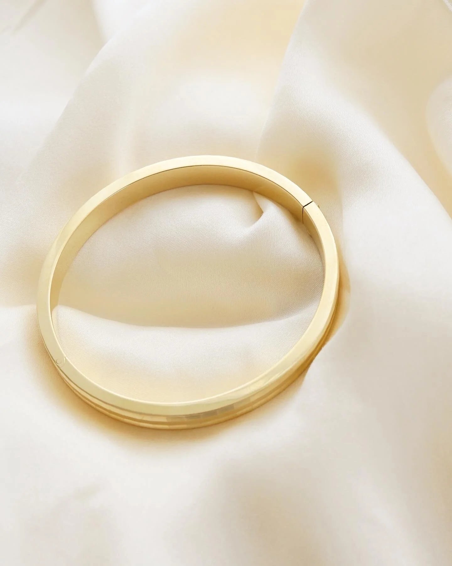 Super Heavy Gorg Bangle 14K Gold 1970s Sweden