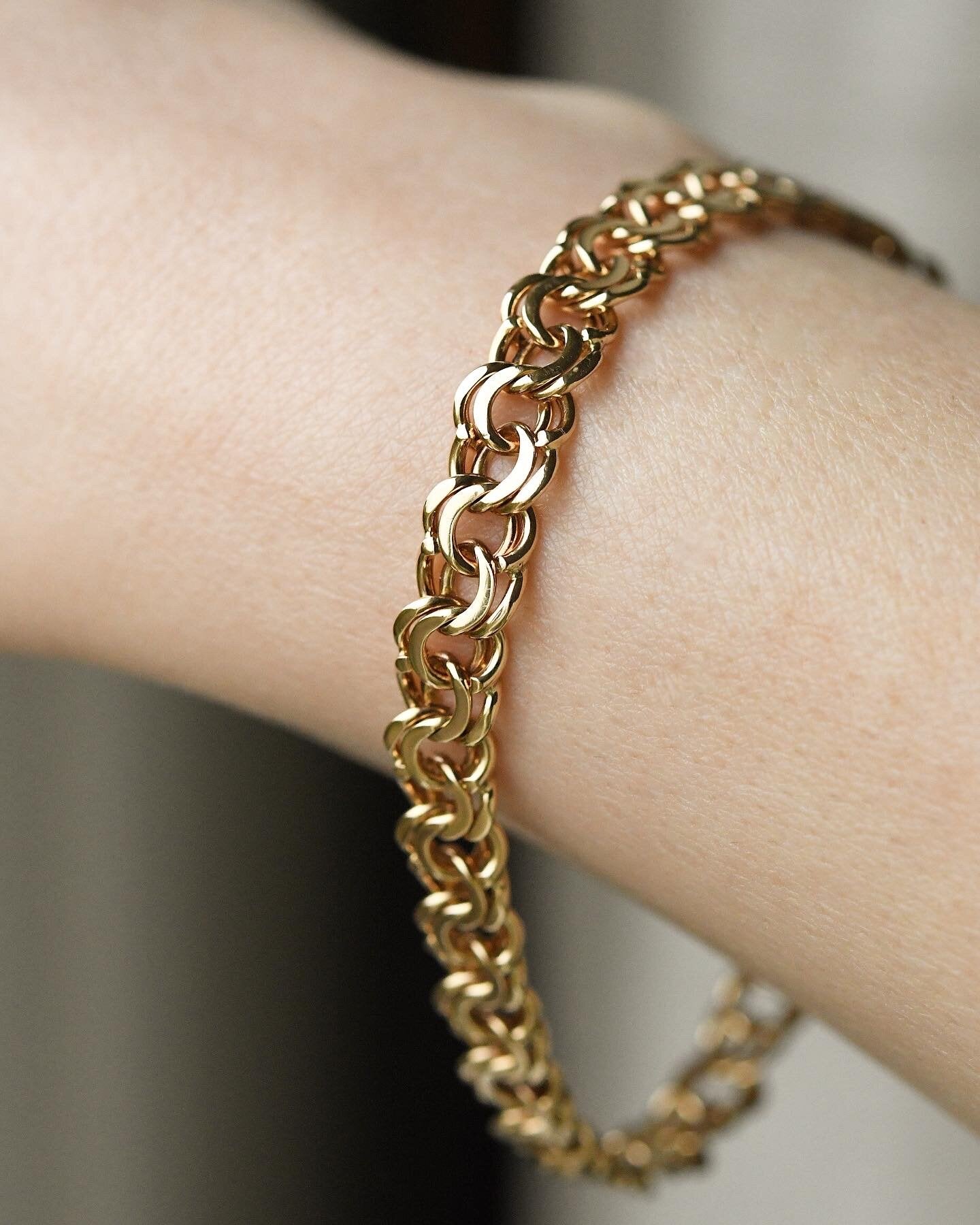Stunning Vintage Bismarck Bracelet 14K Gold 1960s