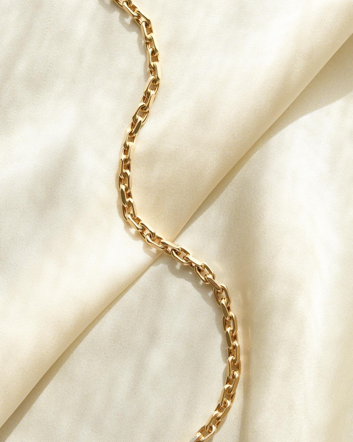 Radiant 1990s Anchor Bracelet 14K Gold