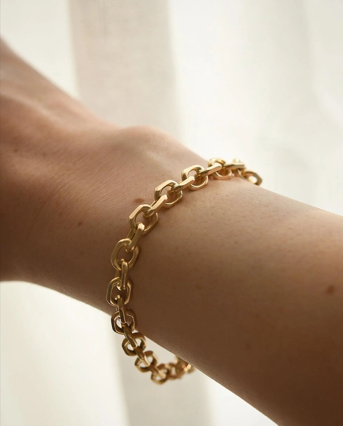 Rare Double Faceted Anchor Bracelet 18K Gold 1964