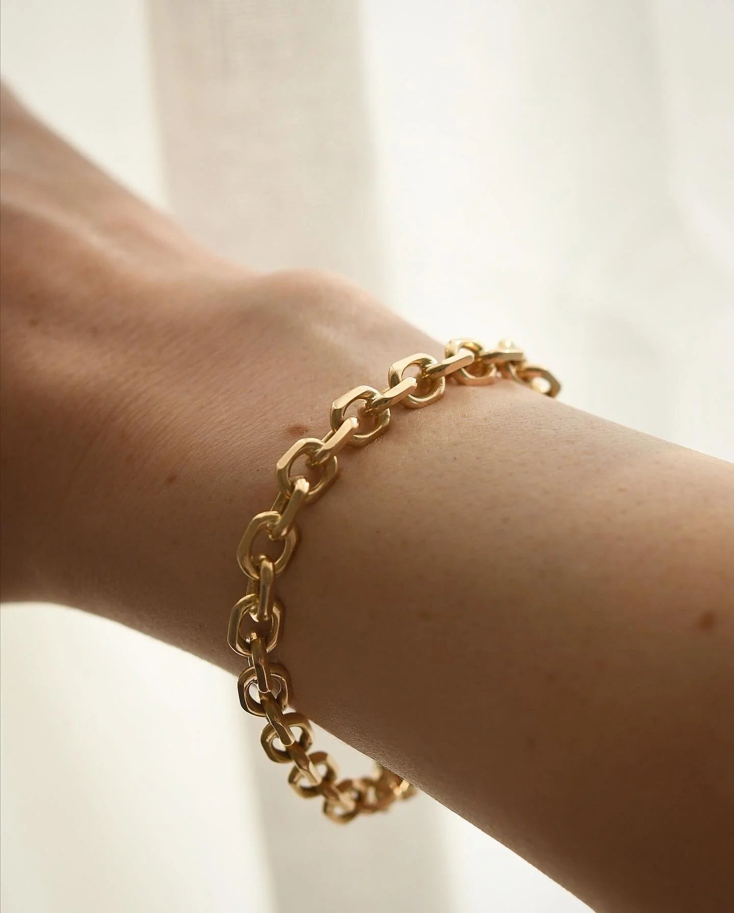 Rare Double Faceted Anchor Bracelet 18K Gold 1964