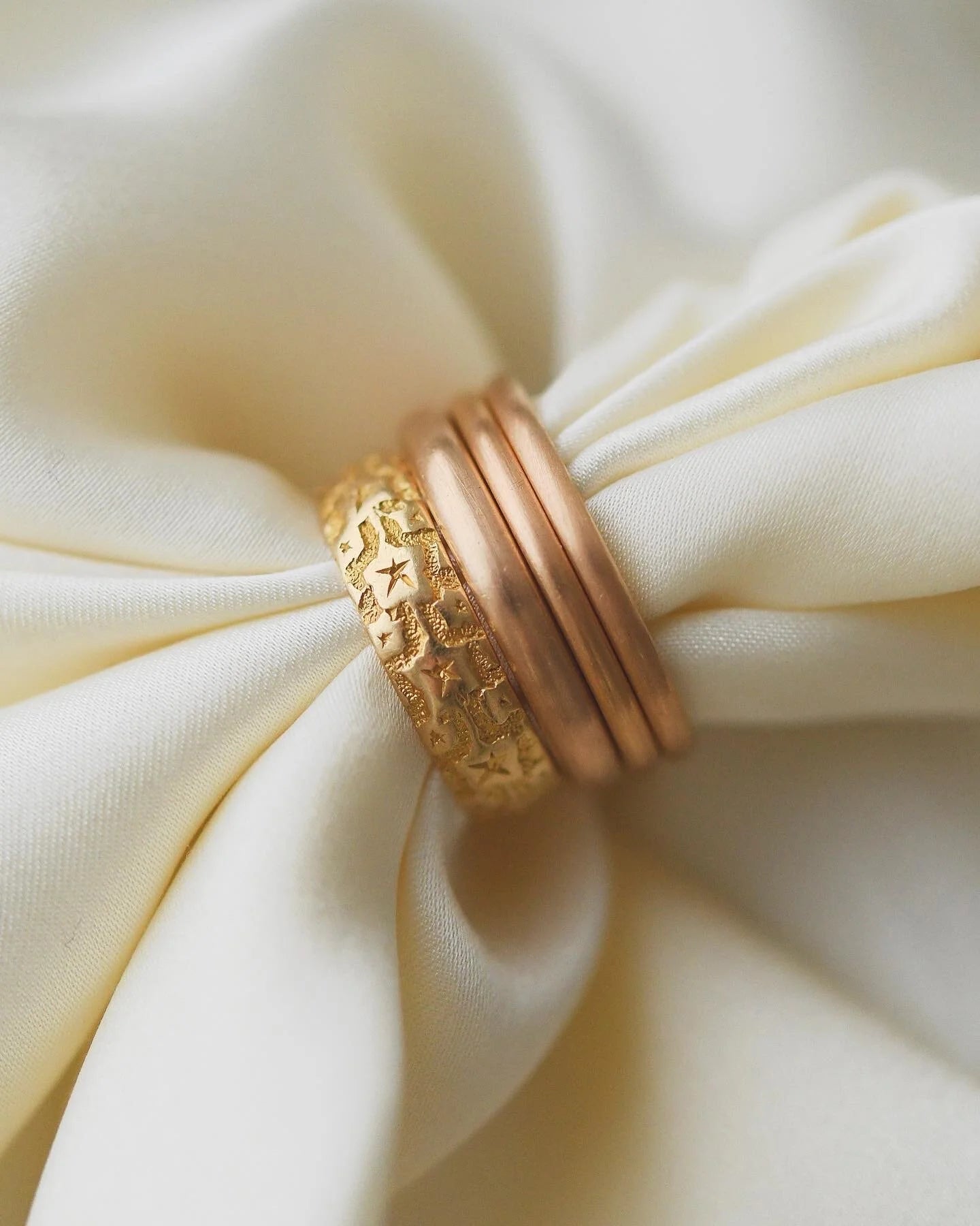 Beautiful Edwardian Wedding Band 18K Gold 1900