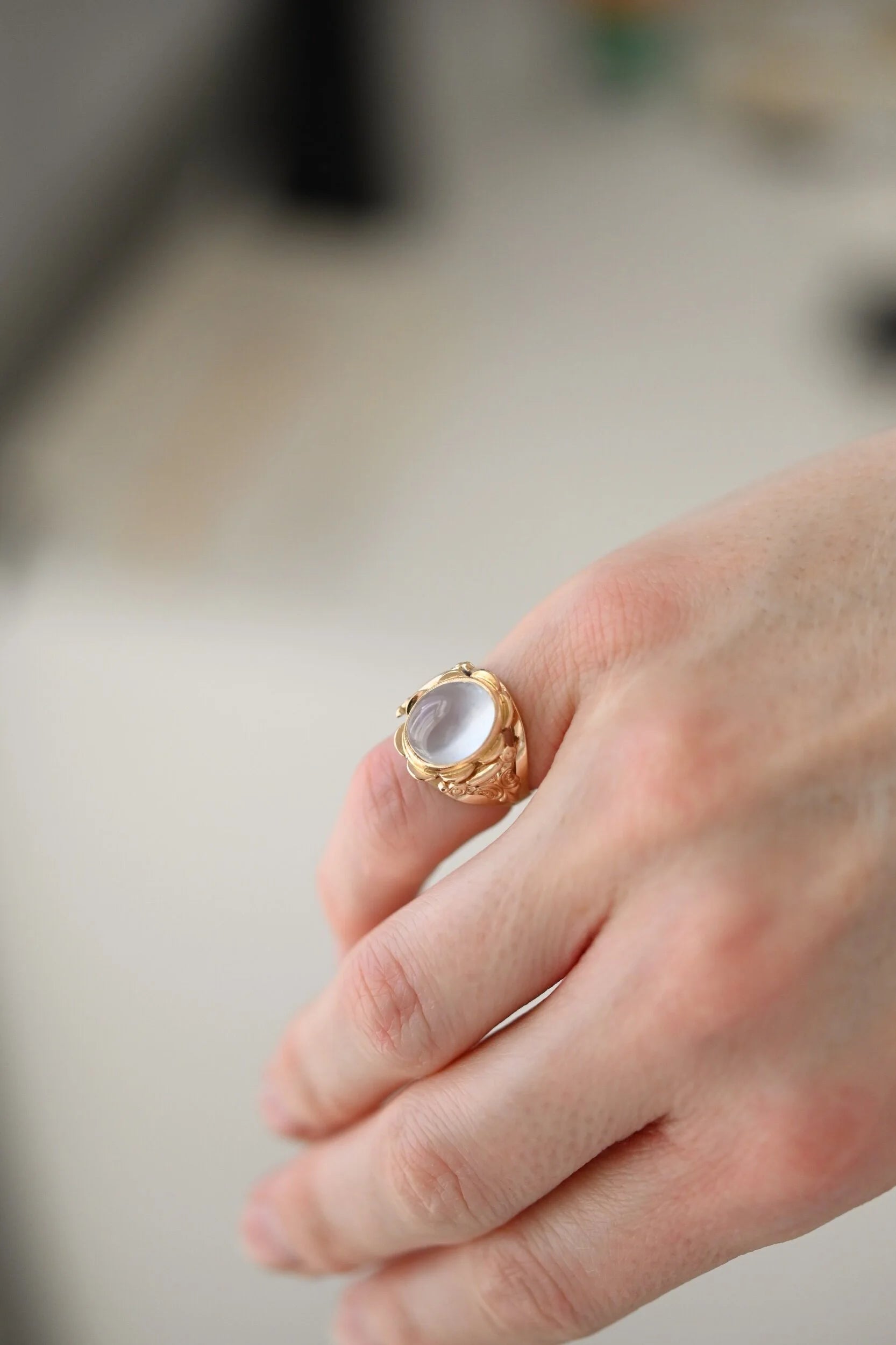 The Perfect Vintage Moonstone Ring 18K Gold 1948