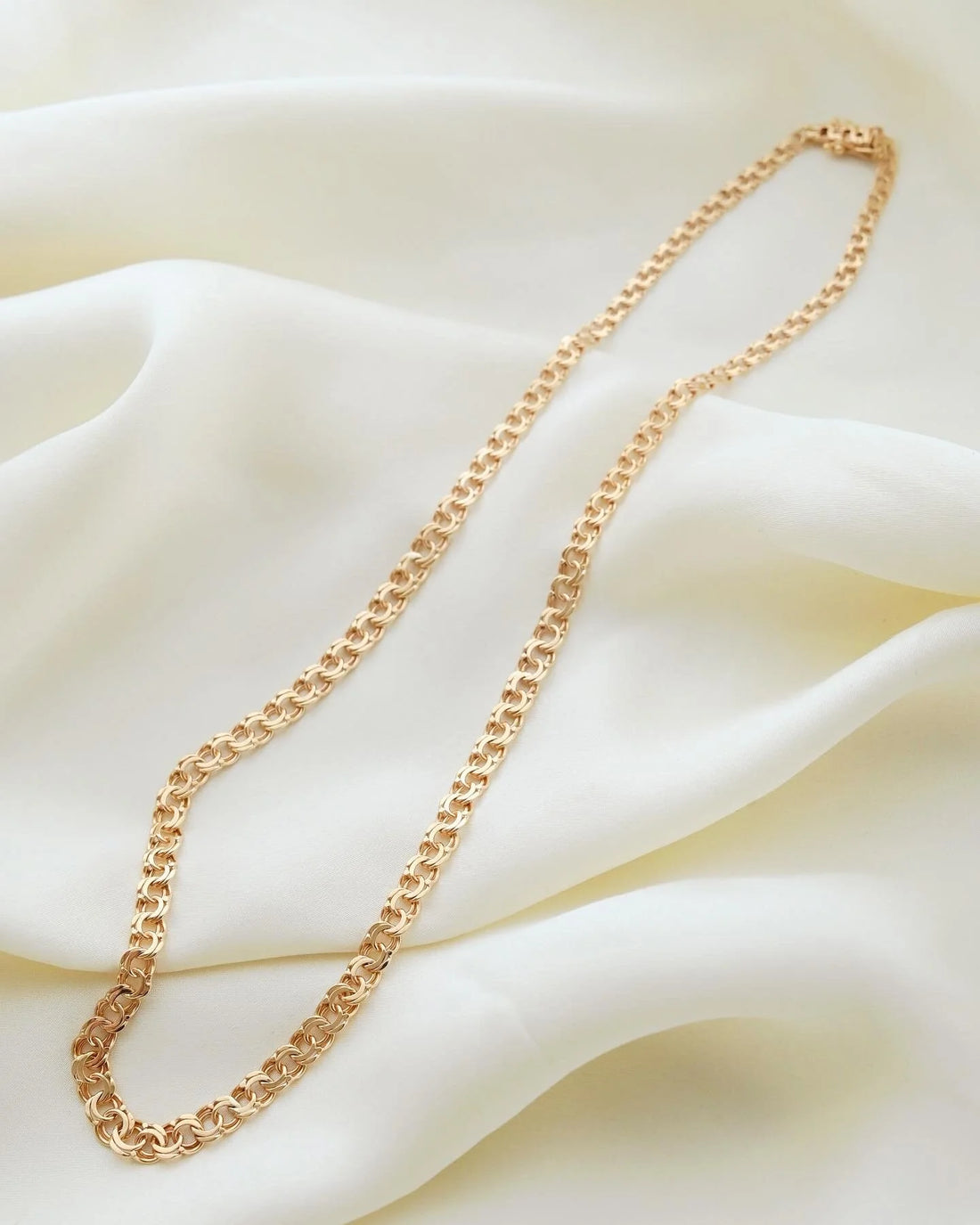 Sublime Swedish Vintage Bismarck Necklace 18K Gold 1970