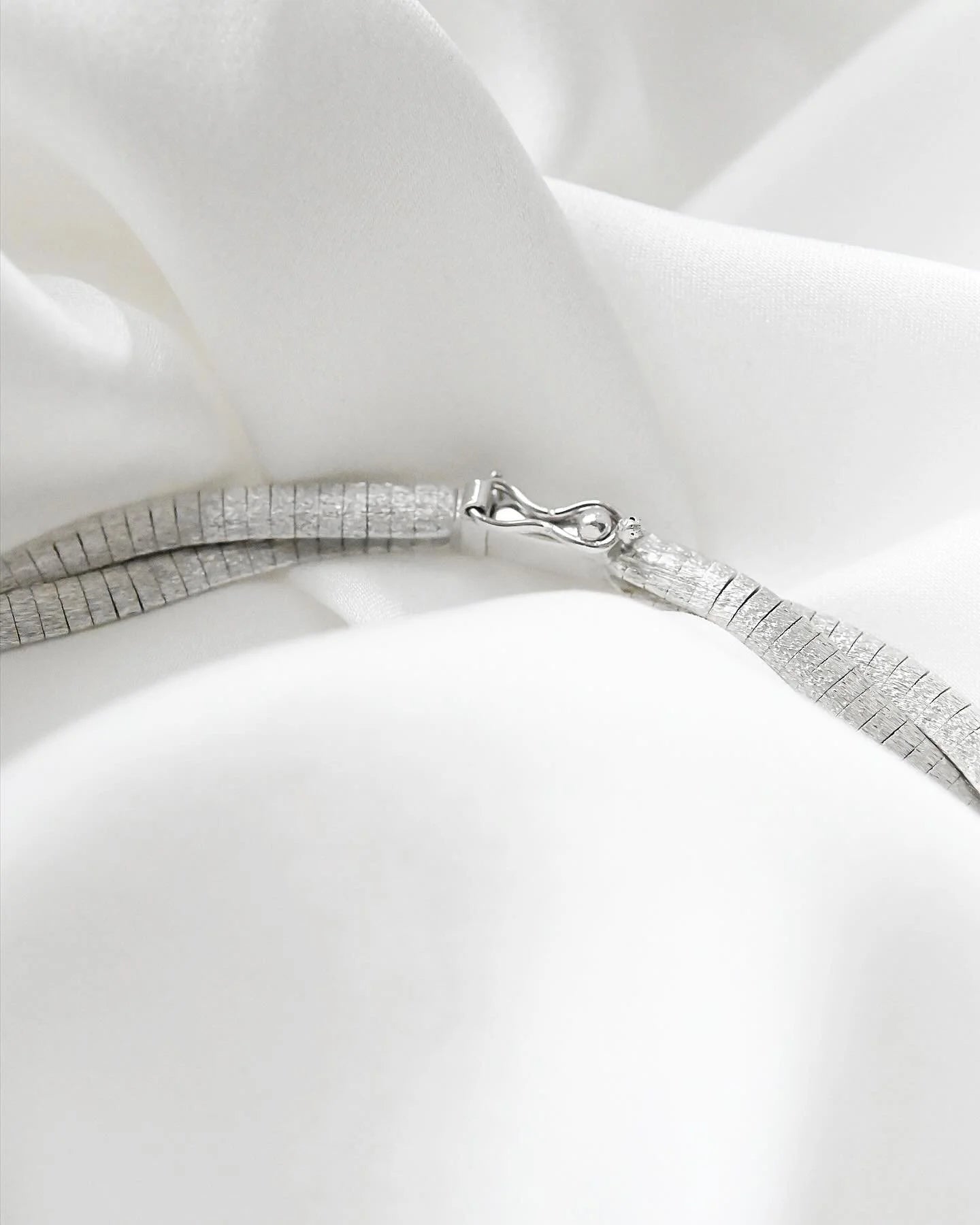 37 grams Heavy Gorg Omega Twist Two Sided Necklace Silver