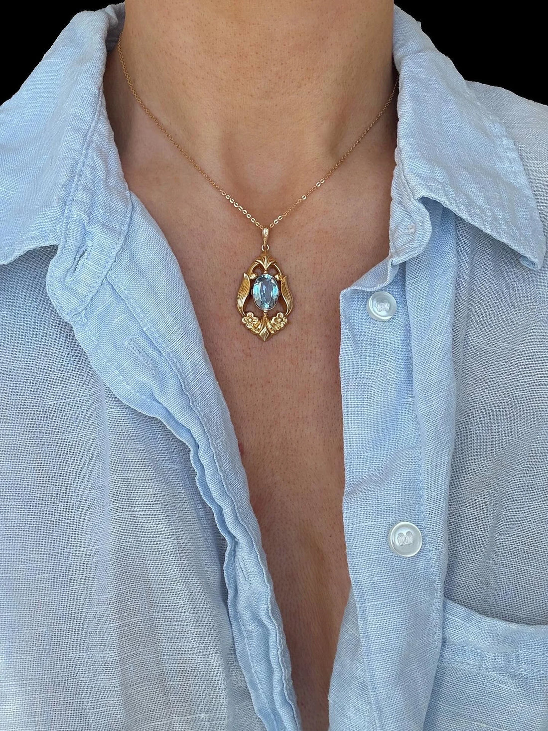 Special Big Mid Century Topaz Pendant and Chain 18K Gold