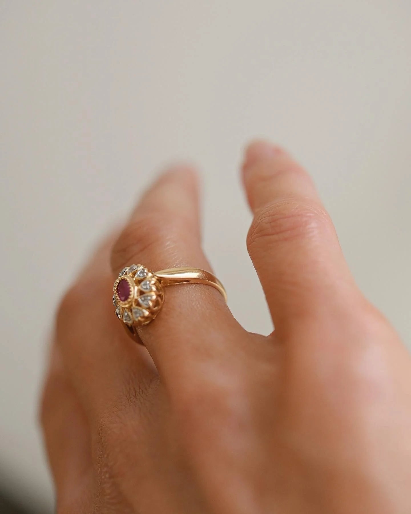 Vintage Bubblegum Pink Ruby and Diamonds Heart Ring 18K Gold