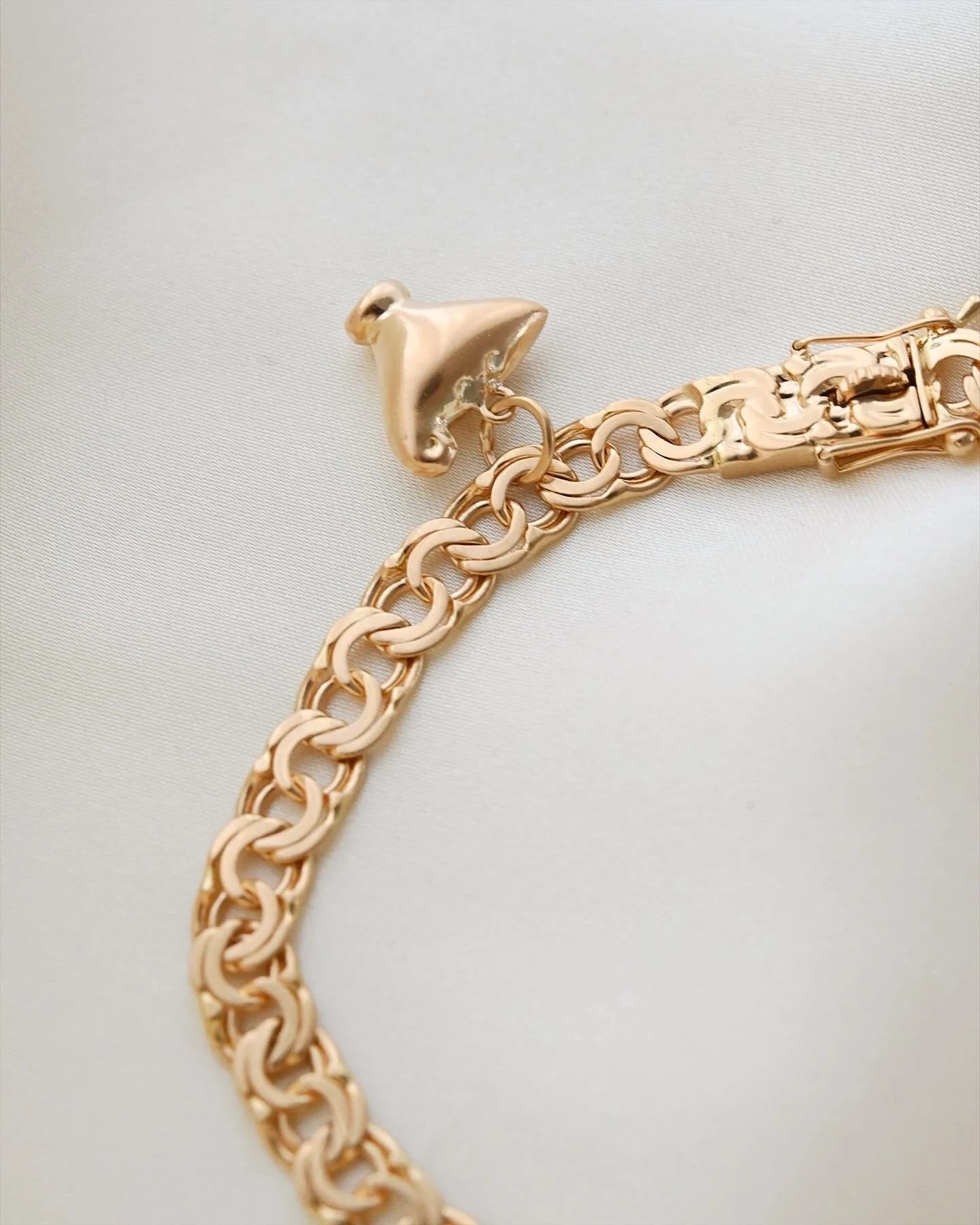 Unique Good Luck and Protection Charm Bracelet 18K Gold 1961