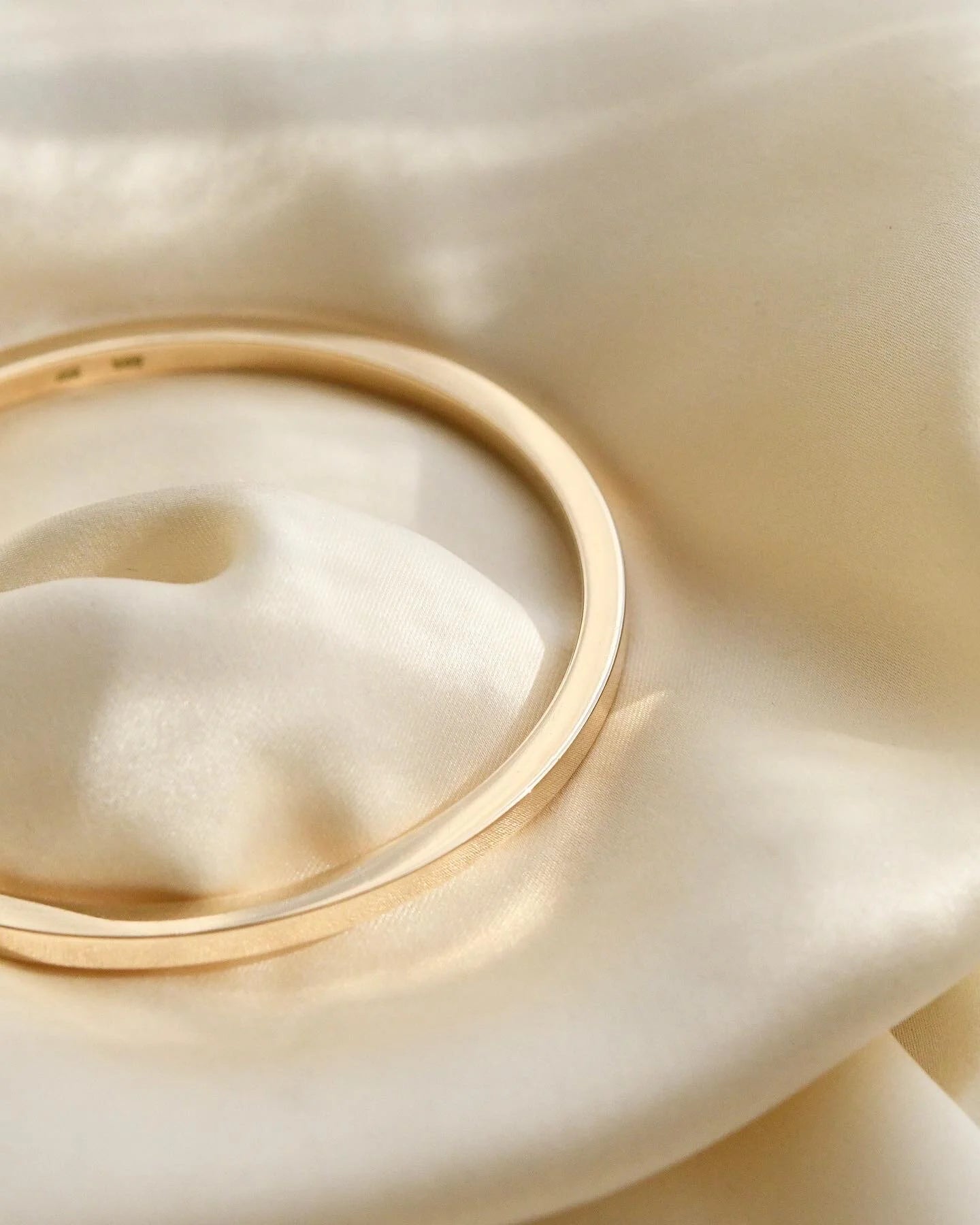 Wonderful HEAVY Bangle 14K Gold