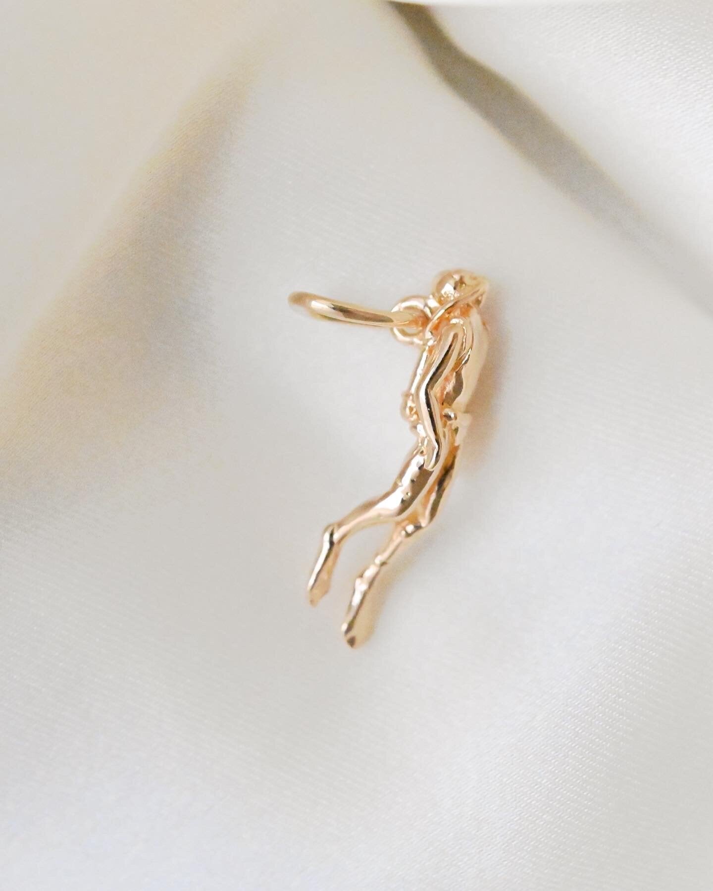 Absolutely Glowing Vintage Divers Charm 18K Gold