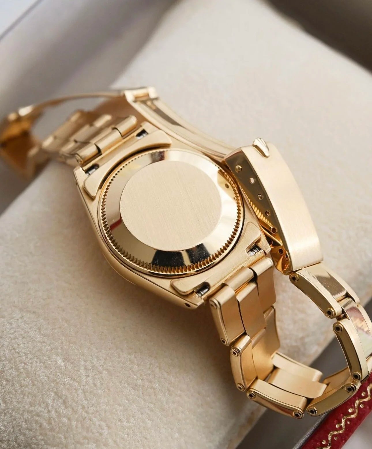 Rolex Oyster Perpetual Datejust Ladies Mint Condition Full Set Box and Papers 18K Gold 1978