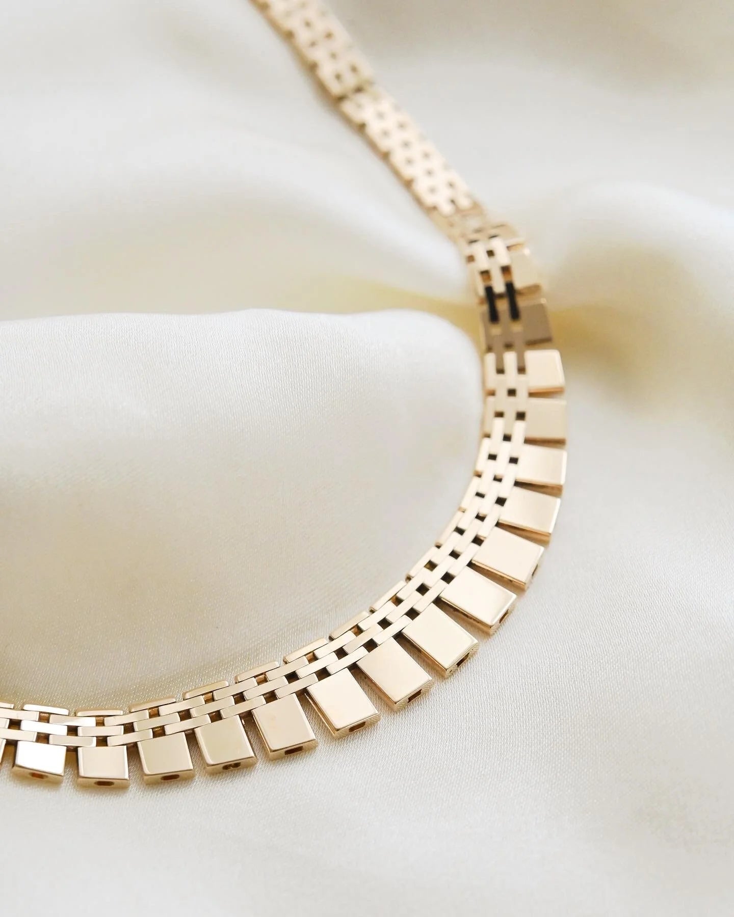 Perfect Cleopatra Necklace Danish Vintage 14K Gold 1970