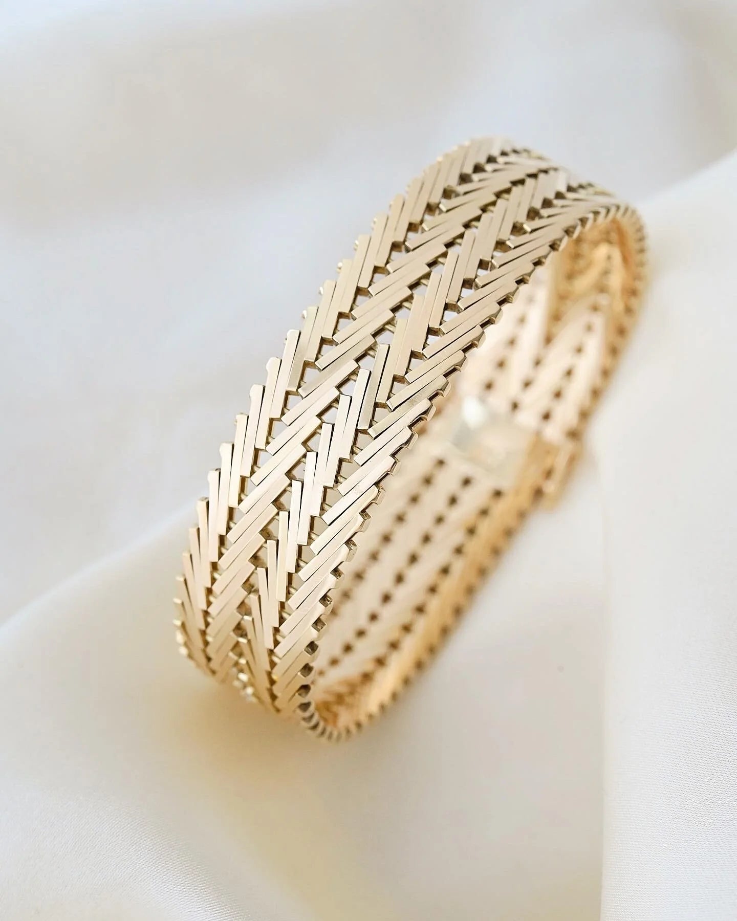 Sublime Danish Vintage Bracelet by Eli Lindbom 14K Gold 1963