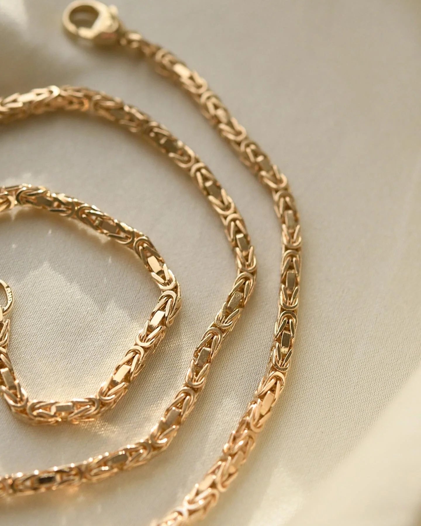 Glowing Byzantine Chain 14K Gold