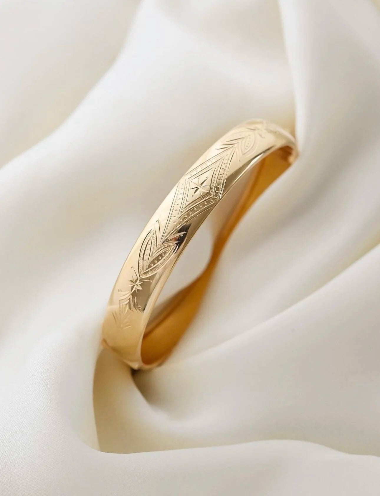 Perfect Swedish Vintage Bangle 18K Gold 1963