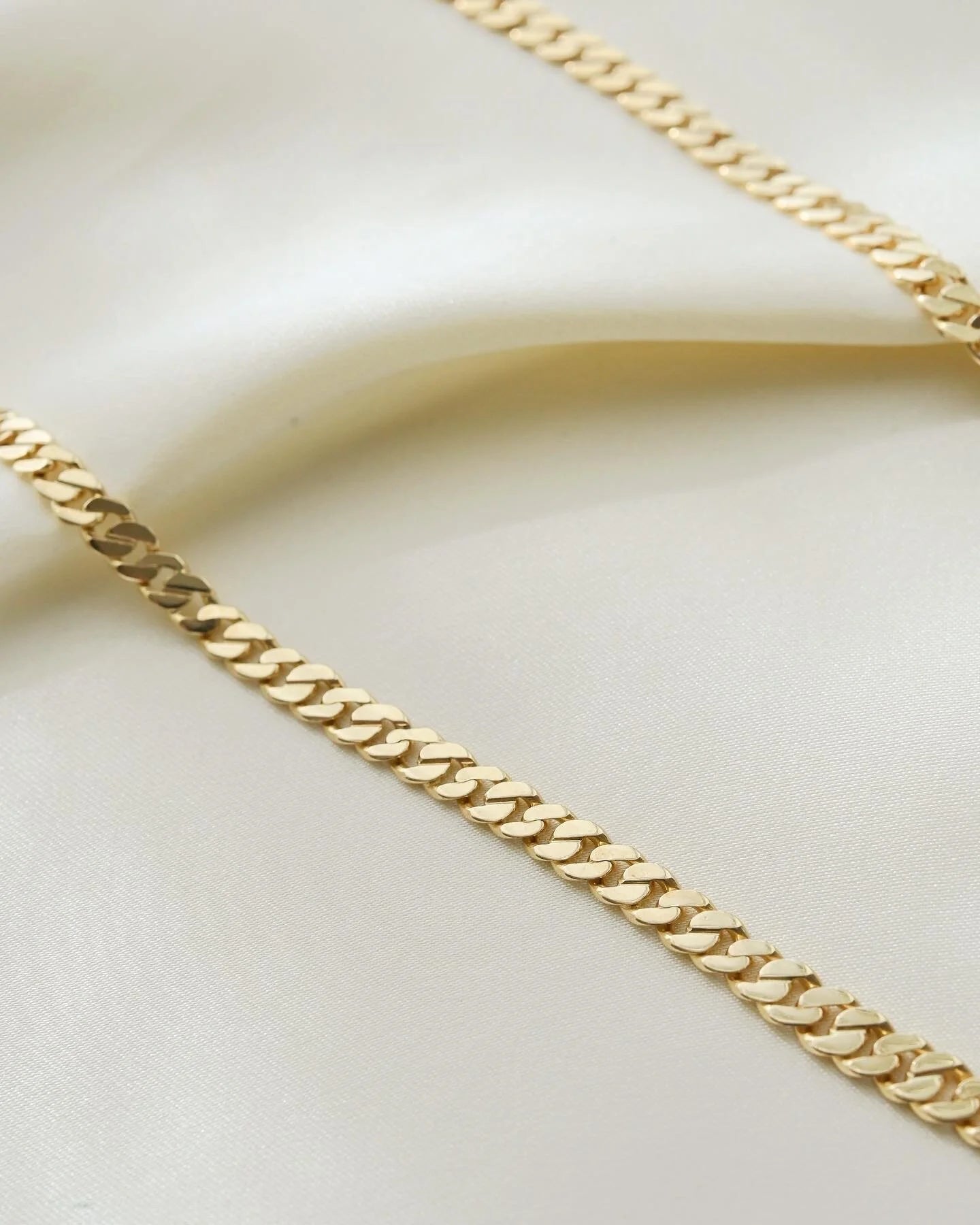 RADIANT Vintage Curb Link Chain Necklace 14K Gold