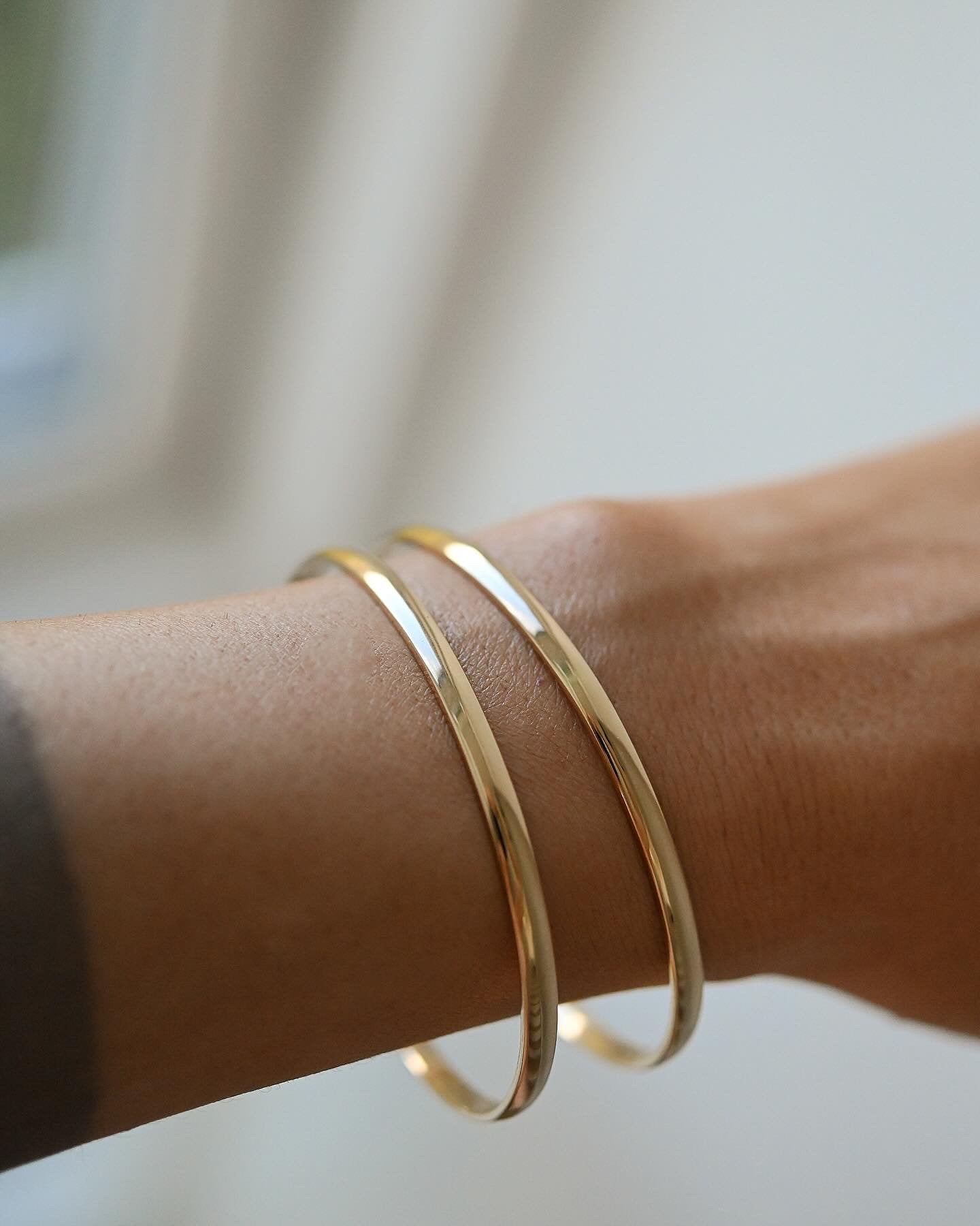 OMJ FINE JEWELRY : The Heirloom Bangle 18K Gold
