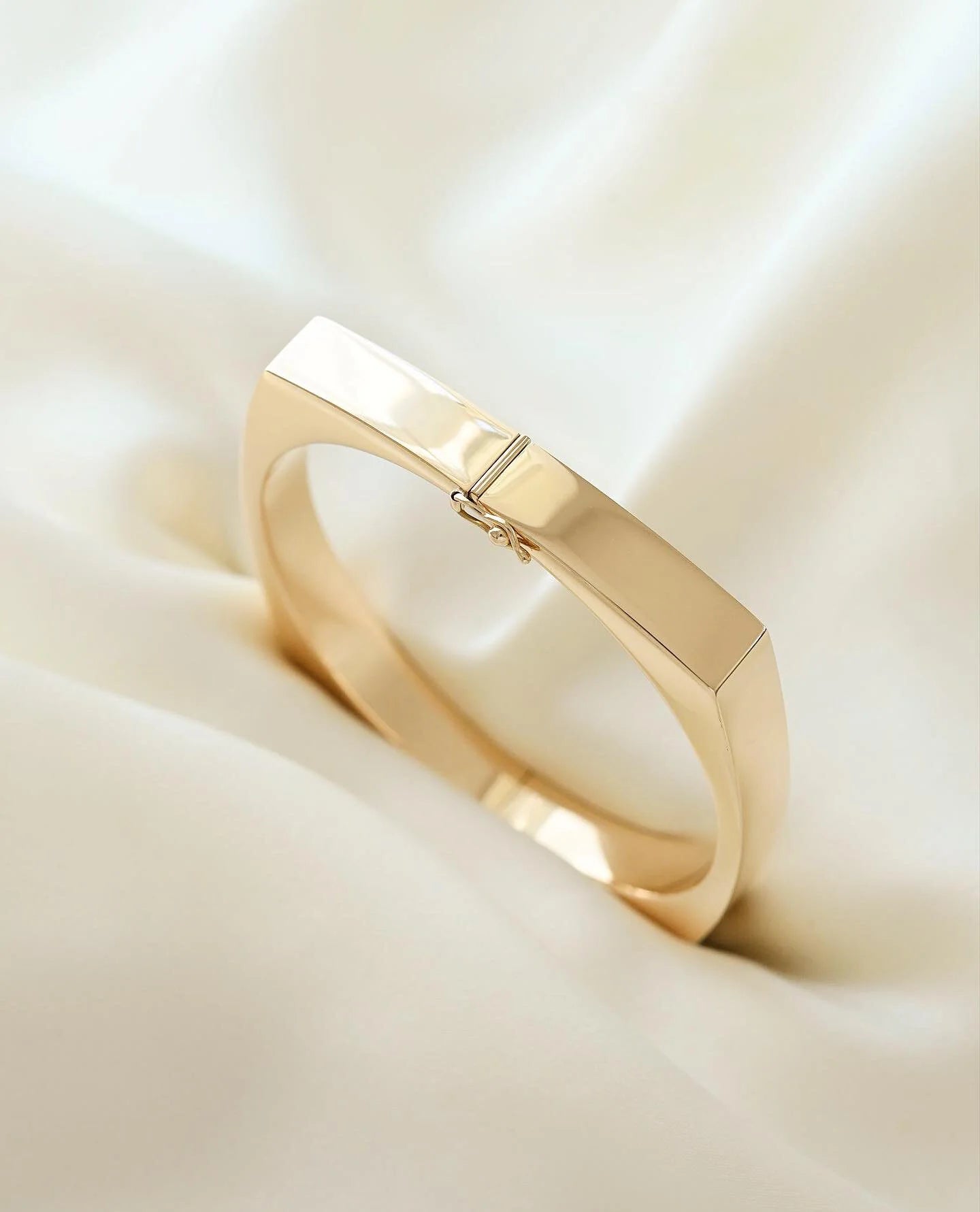 Sculptural Danish Vintage Bangle 14K Gold