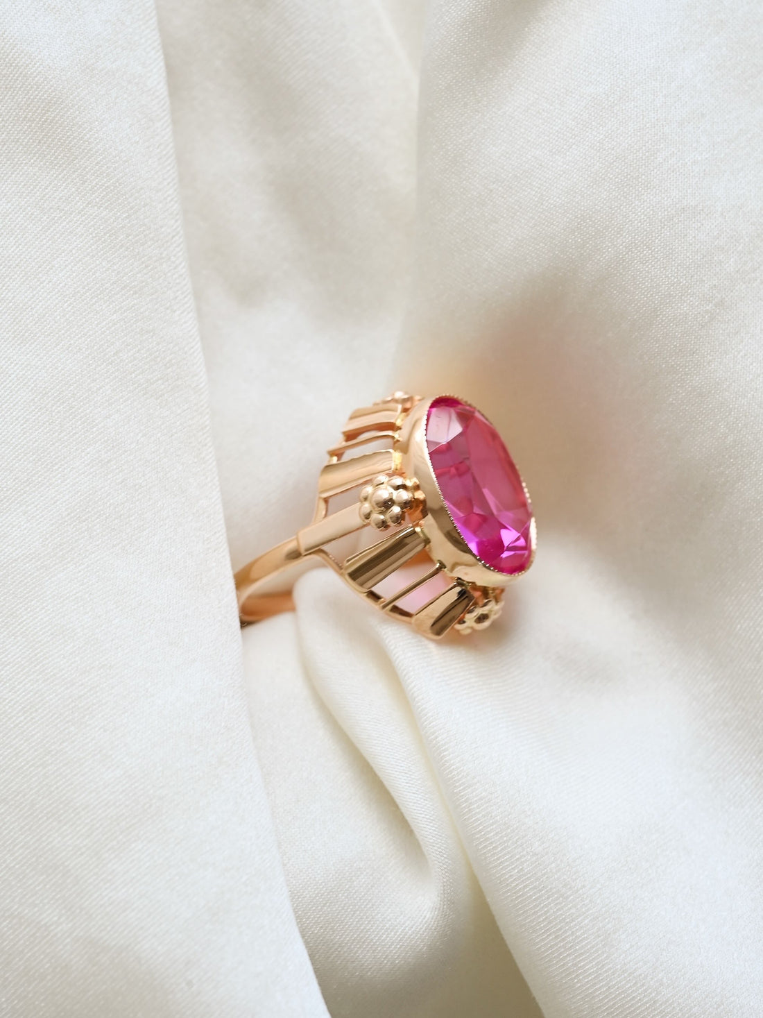 Juicy Raspberry Pink Lab Created Sapphire Ring Retro Mid Century 14K Gold