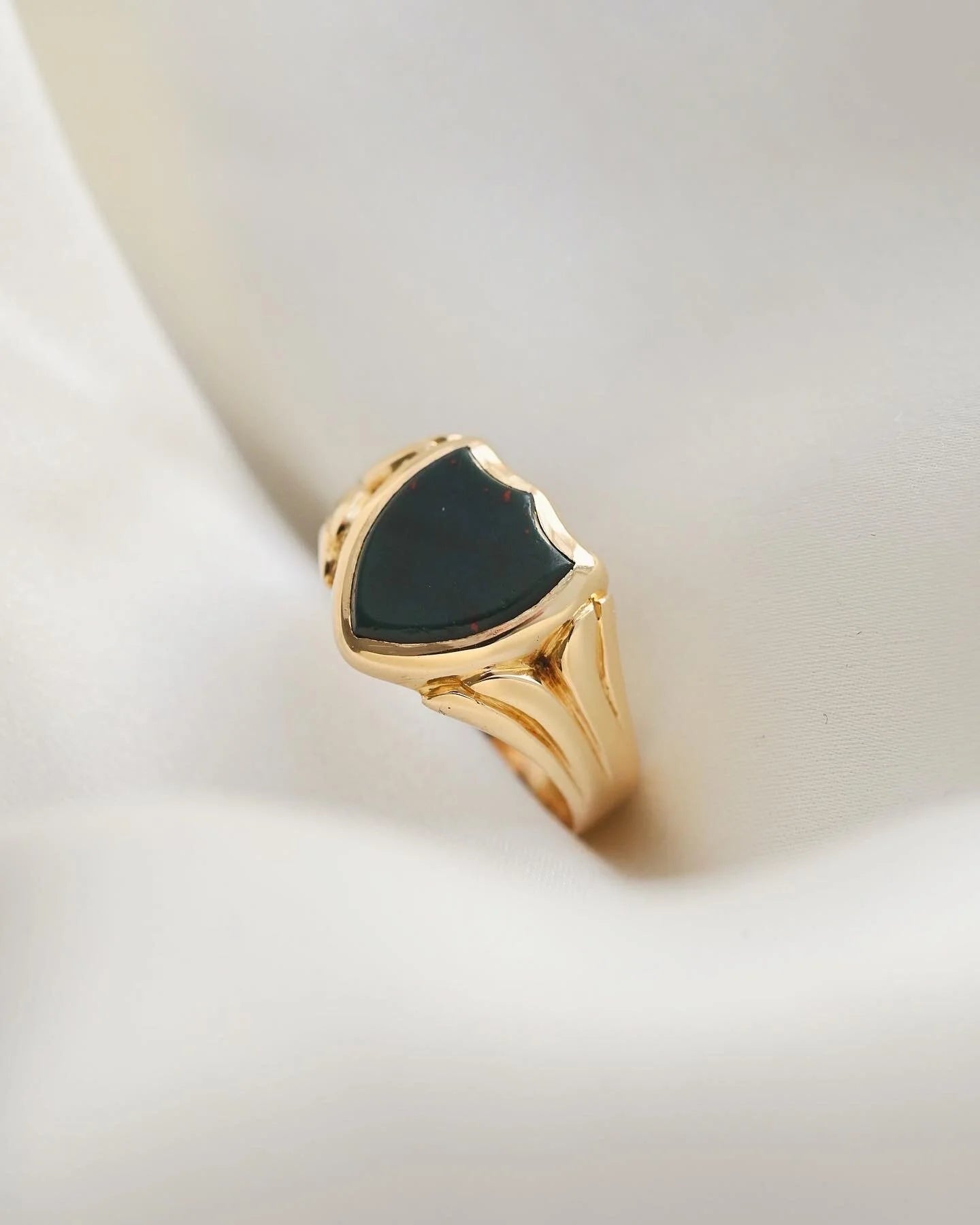 Perfect Antique Blood Stone Signet Coat of Arms Ring 18K Gold 1890s
