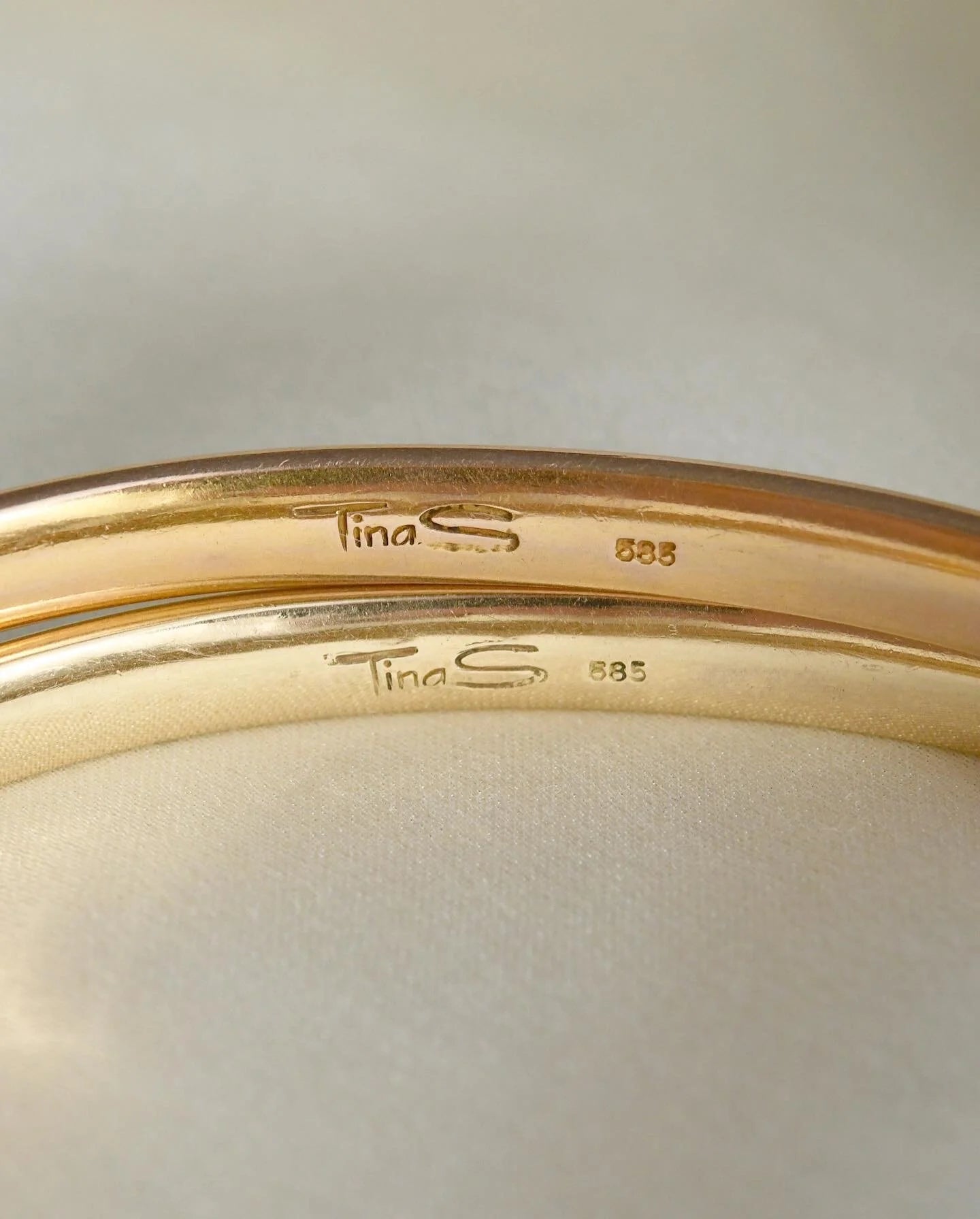 YELLOW GOLD Bangle 14K Gold 1980s