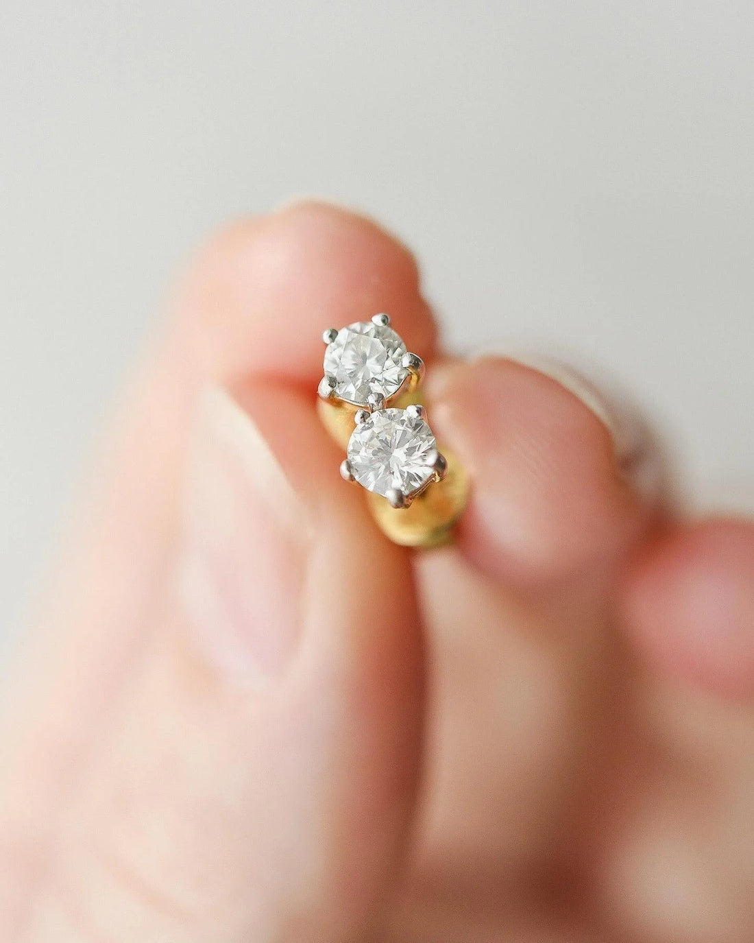 Stunning Diamond Solitaire Studs 0.75 Carats 18K Yellow Gold