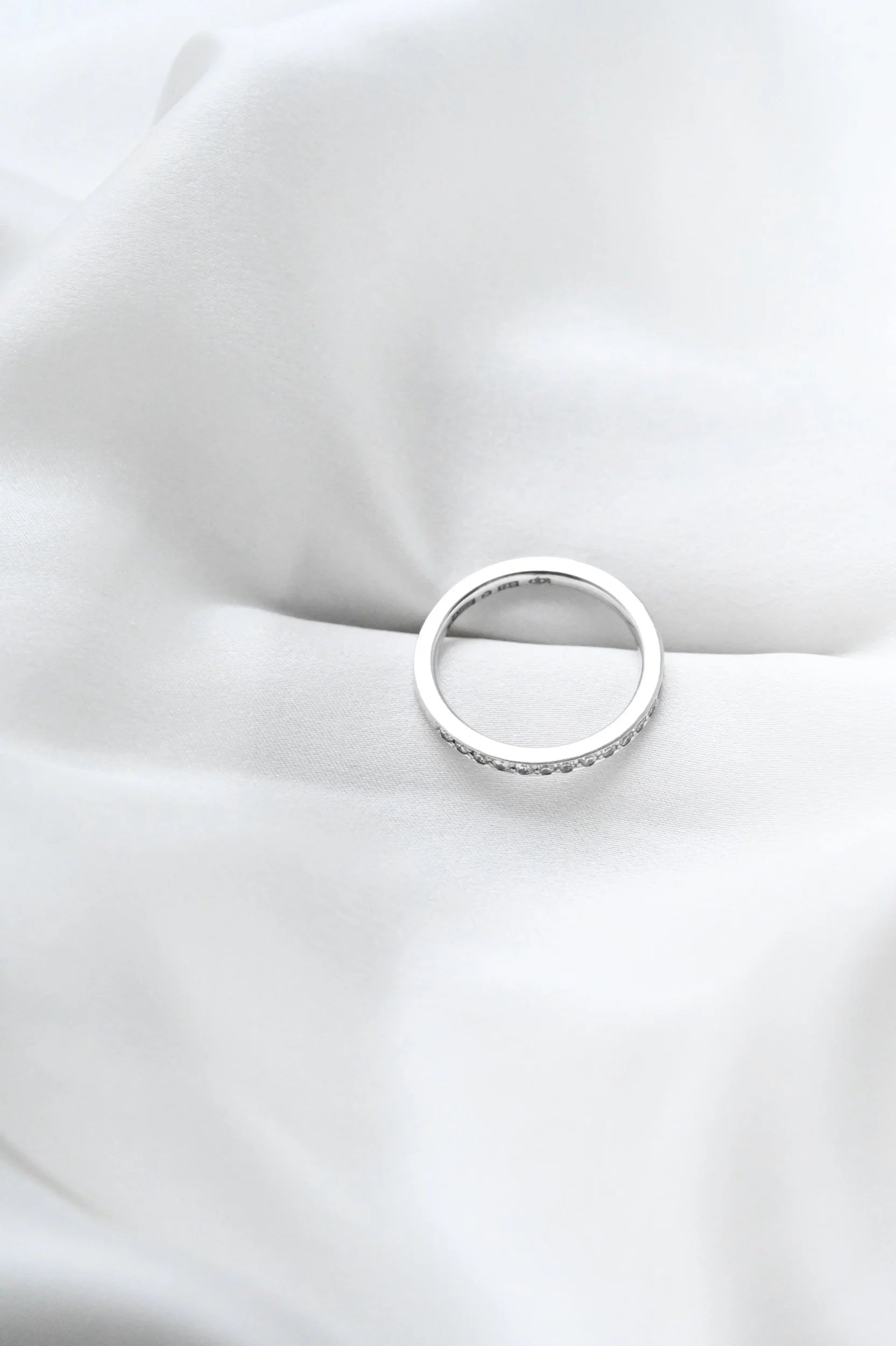 Dreamy Classic Swedish Vintage 0.45 Carats Diamond Band 18K White Gold