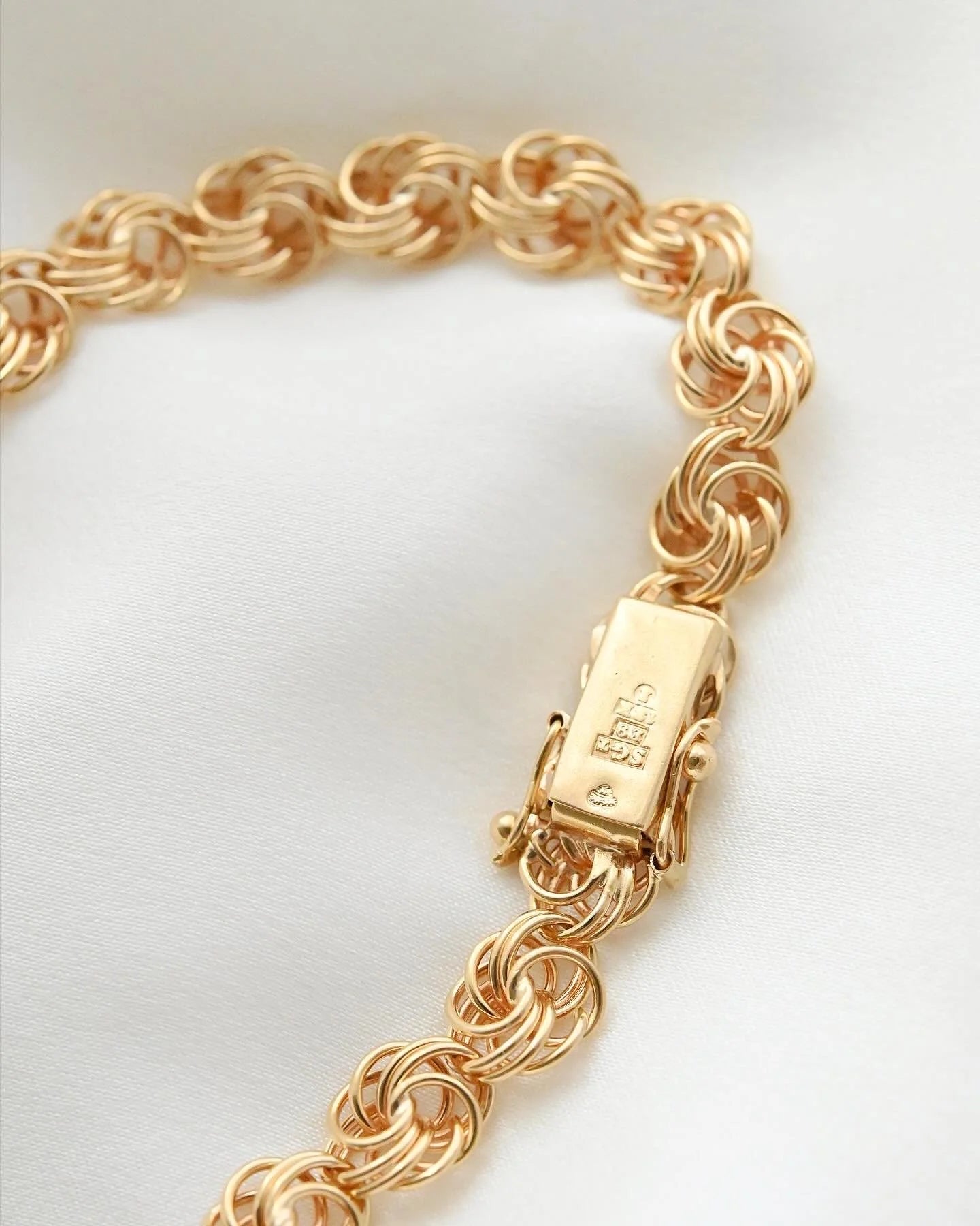 Rare Three Dimensional Knot Link Bracelet 18K Gold 1955 Sweden