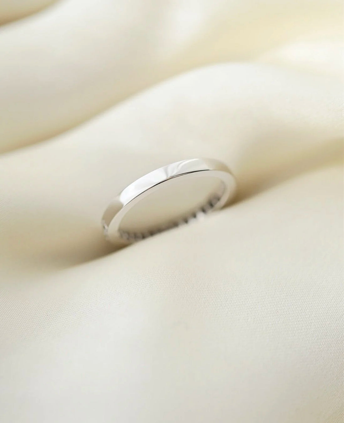Beautiful Swedish Vintage Diamond Band 18K White Gold