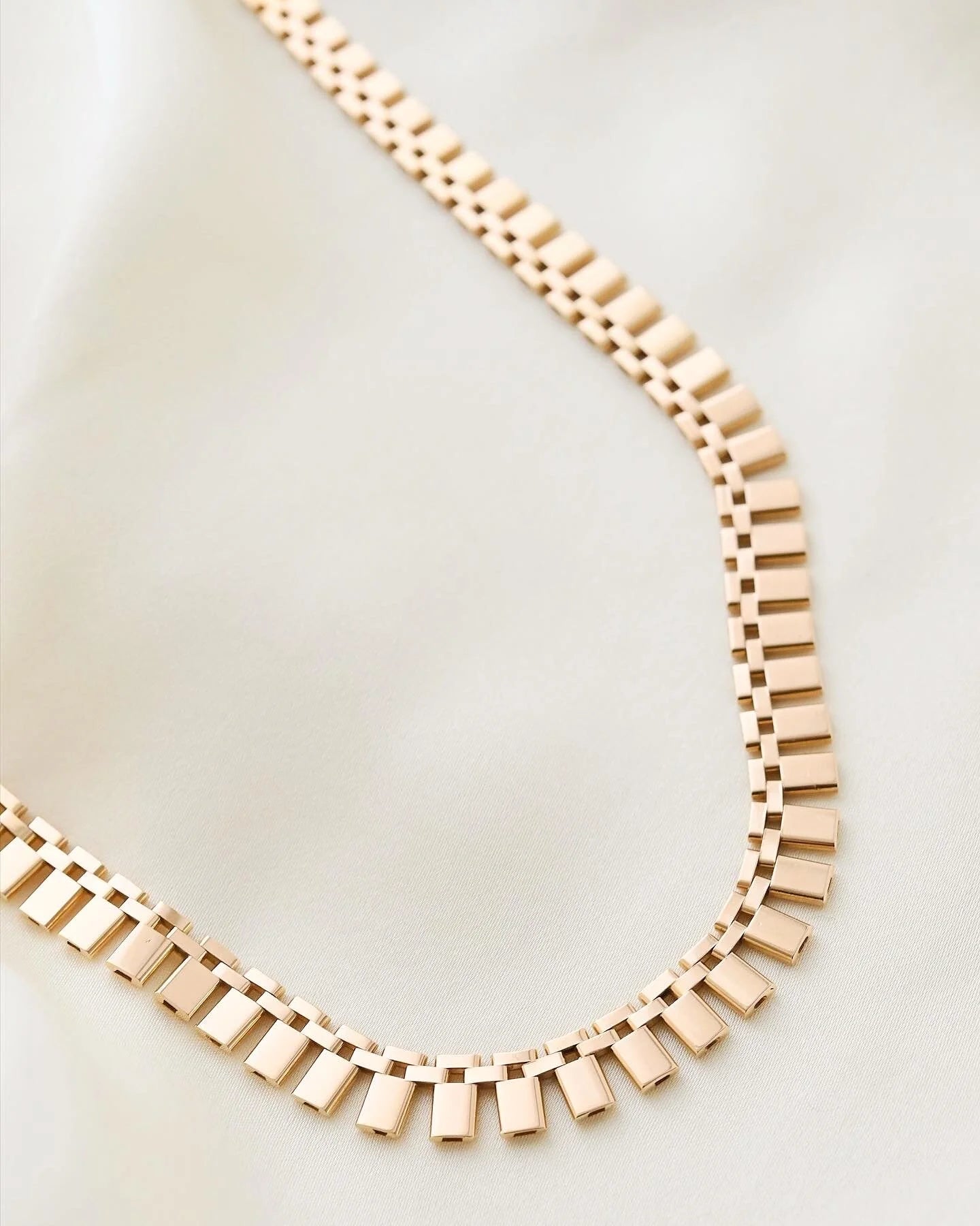 Superb Rare 18K!!!!!! Gold Brick Link Necklace