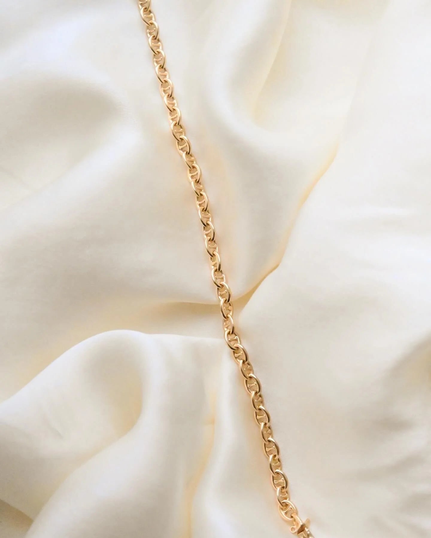 Old Rare Mariner /Gucci Link Bracelet from 1934 18K Gold
