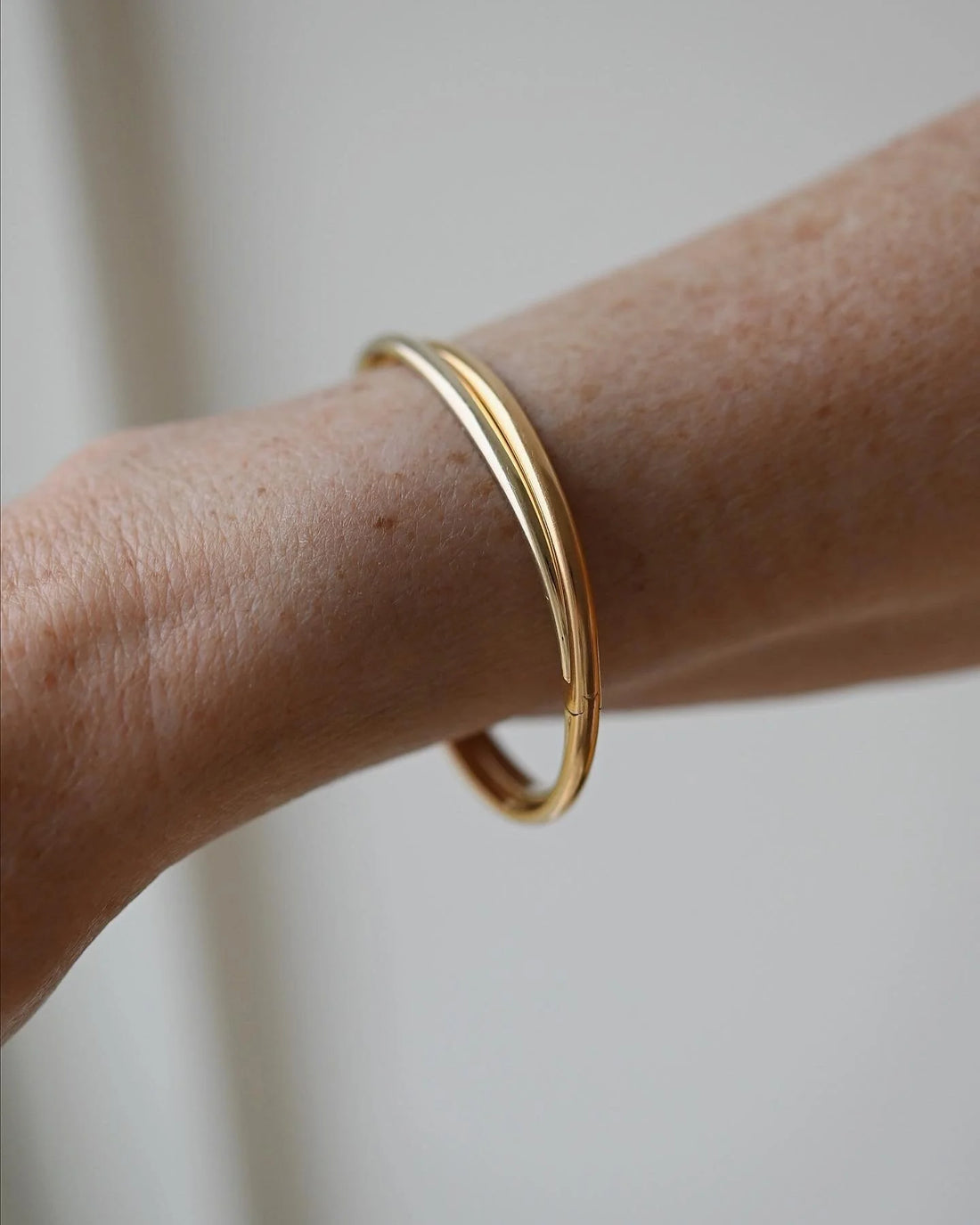 Fabulous Two Toned White and Yellow Gold Vintage Bangle 18K Gold 1960s