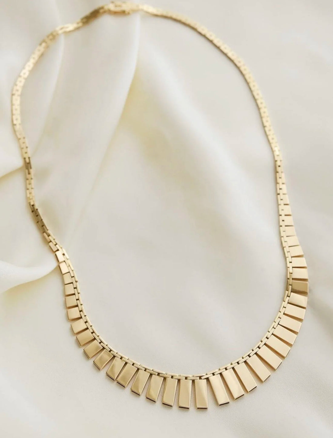 Sexy Fringed Cleopatra Necklace 14K Gold 1960
