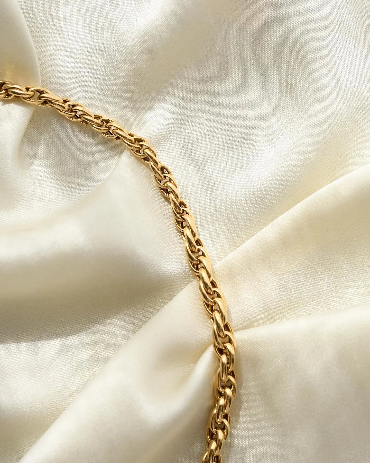 Extraordinary Stunning Rope Chain 18K Gold
