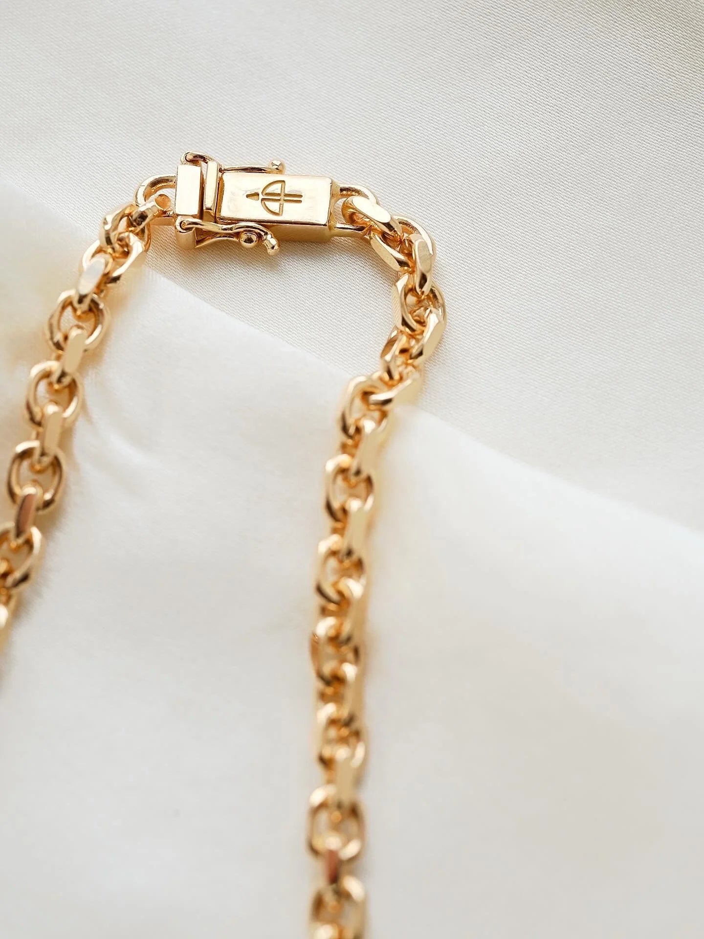 Incredible Rare Vintage Dream Chain 18K Gold Italy 1990s