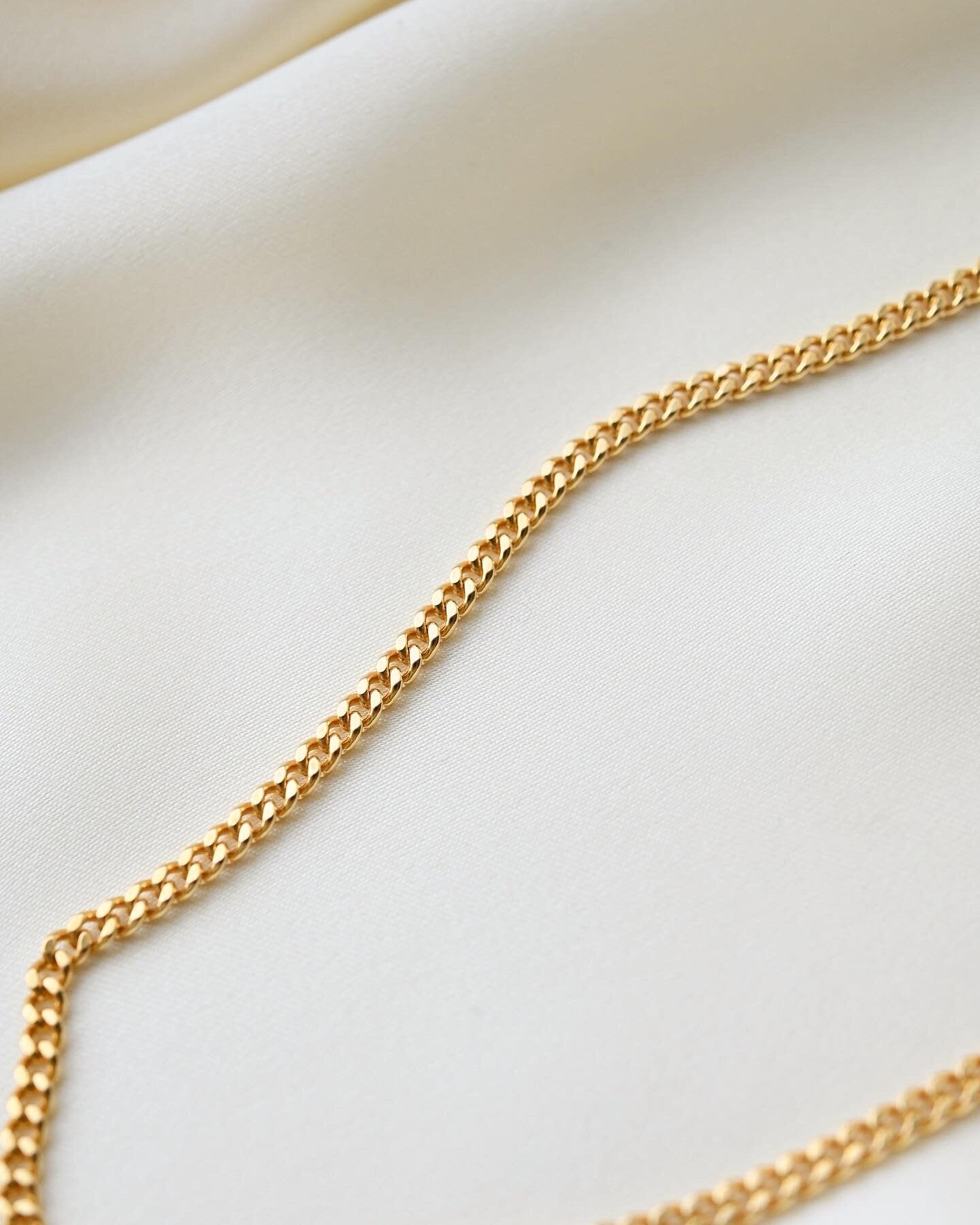 Italian Curb Link Chain 19 Inches 18K Gold