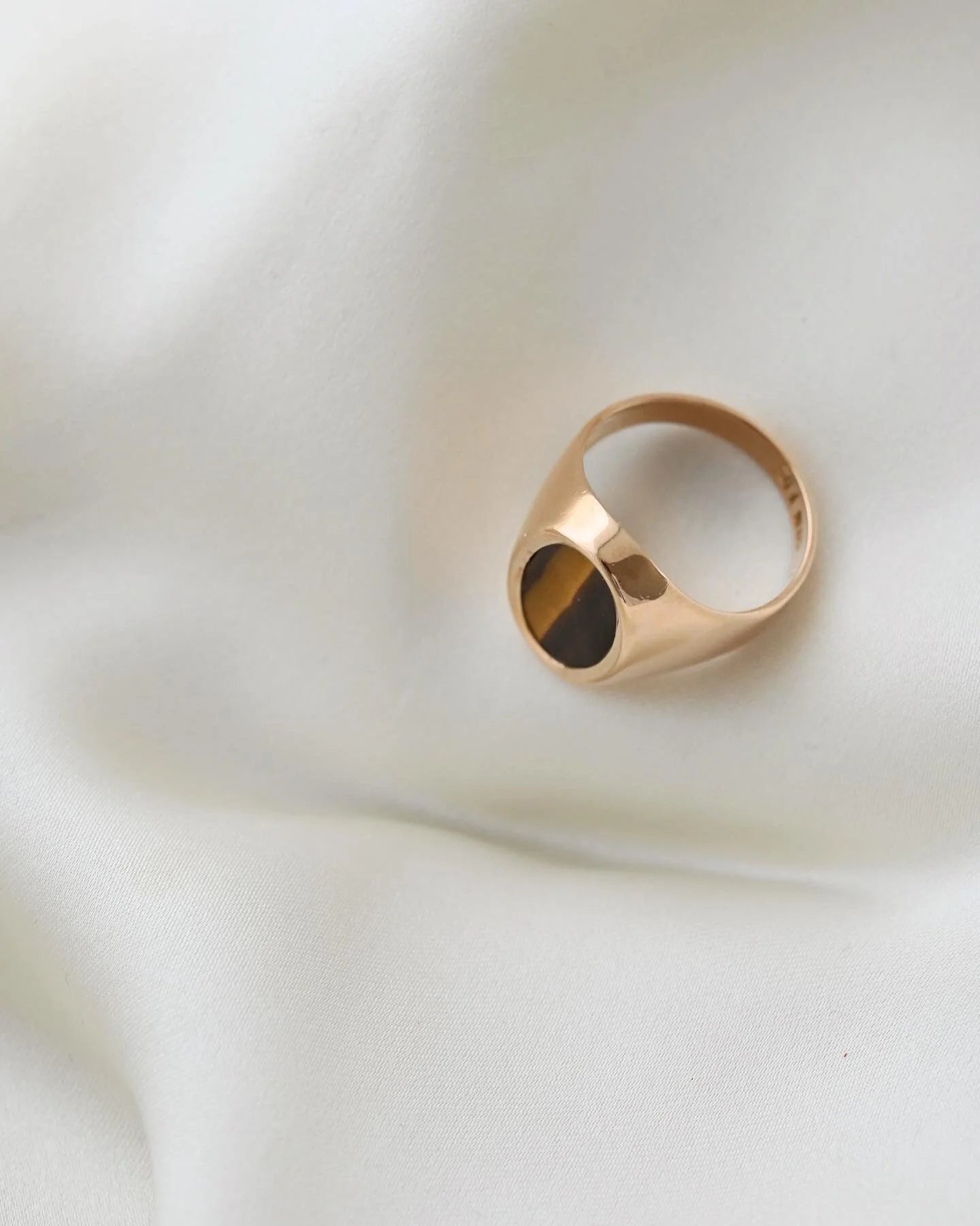 Gorg Sleek Swedish Tigers Eye Vintage Signet Ring 18K Gold
