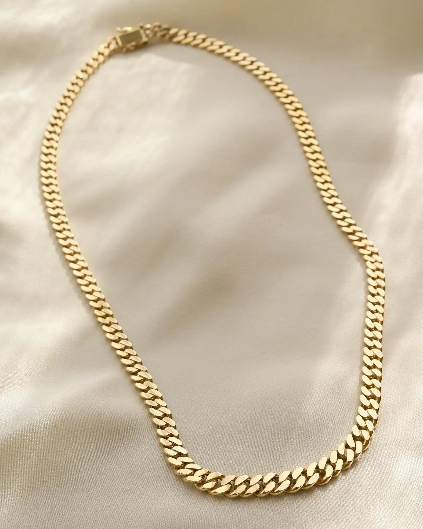 Sublime 30 Grams Curb Chain 14K Gold 1955-73