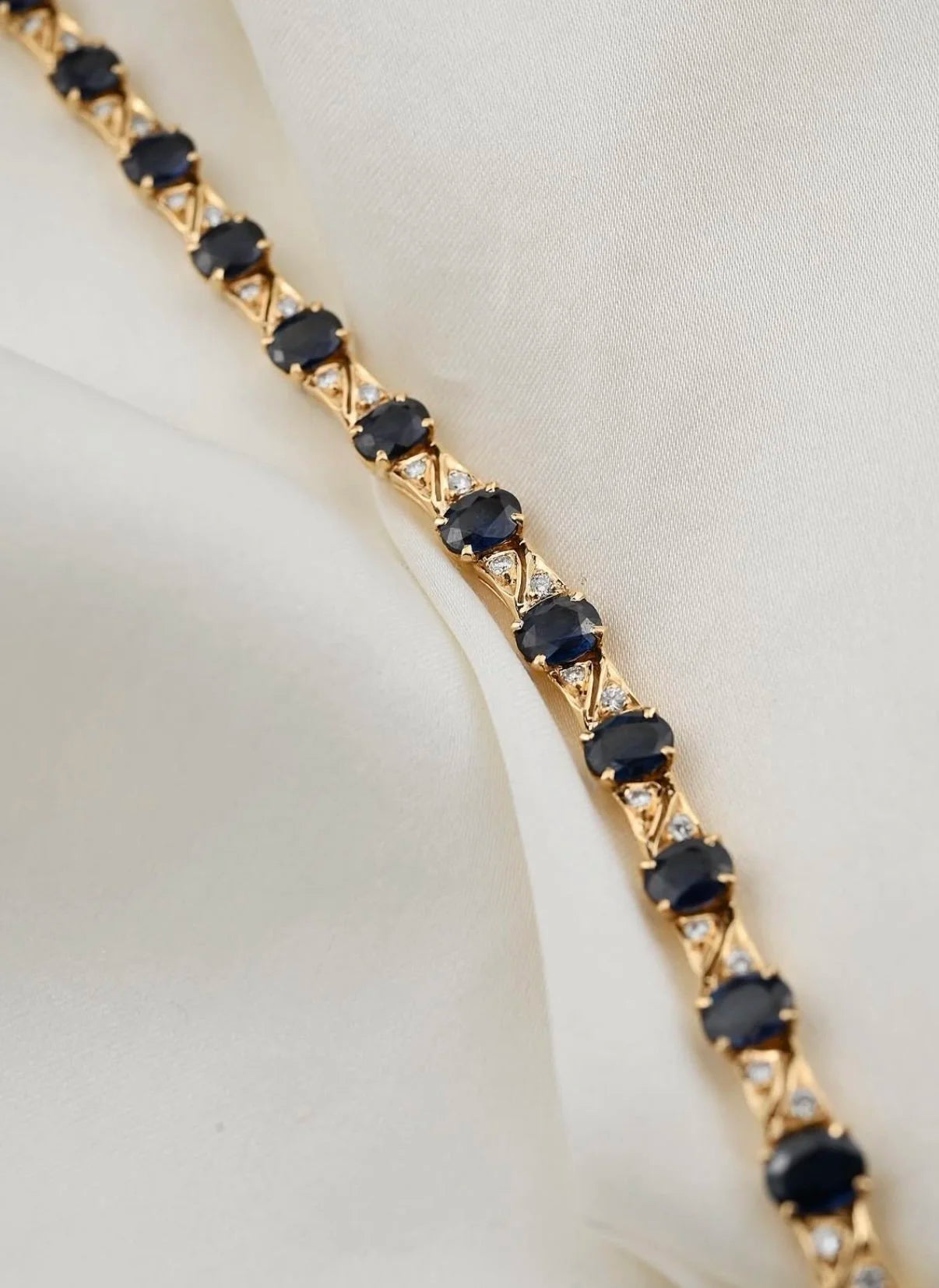 Special Midnight Blue Sapphire x Diamond Tennis Bracelet 18K Gold 1960s Denmark
