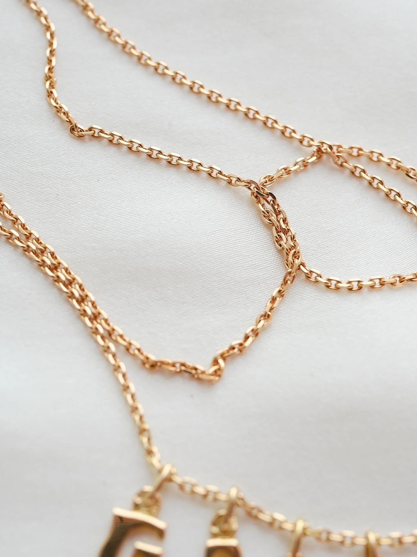 The Gabriele Letter Vintage Necklace 18K Gold