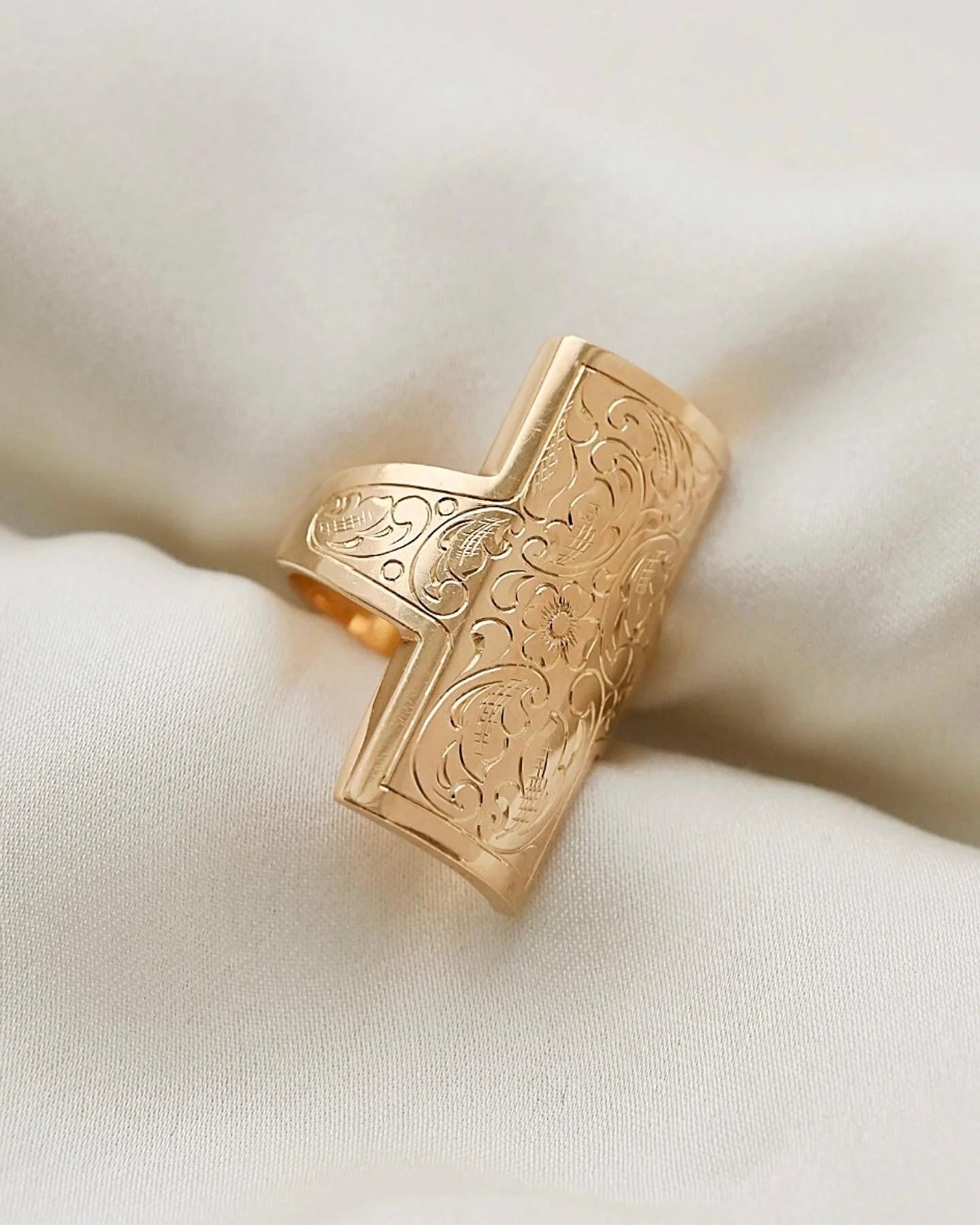 Massive Flower Shield Ring 18K Gold 1960