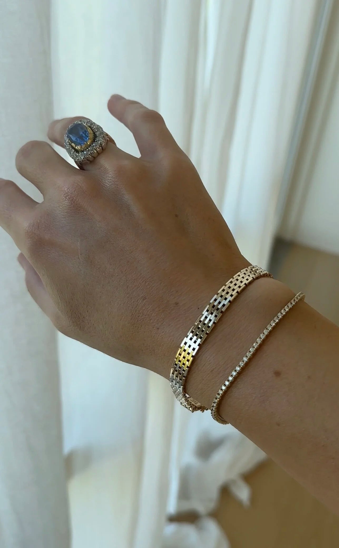 Beautiful Vintage Bracelet 14K Gold 1970s